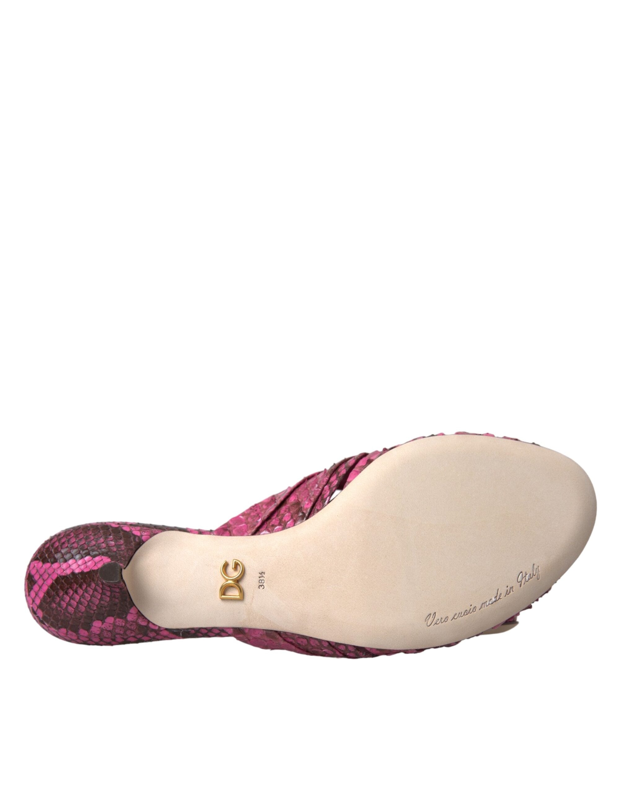Sandales à talons kitten en cuir exotique rose de Dolce & Gabbana, design élégant et sophistiqué.