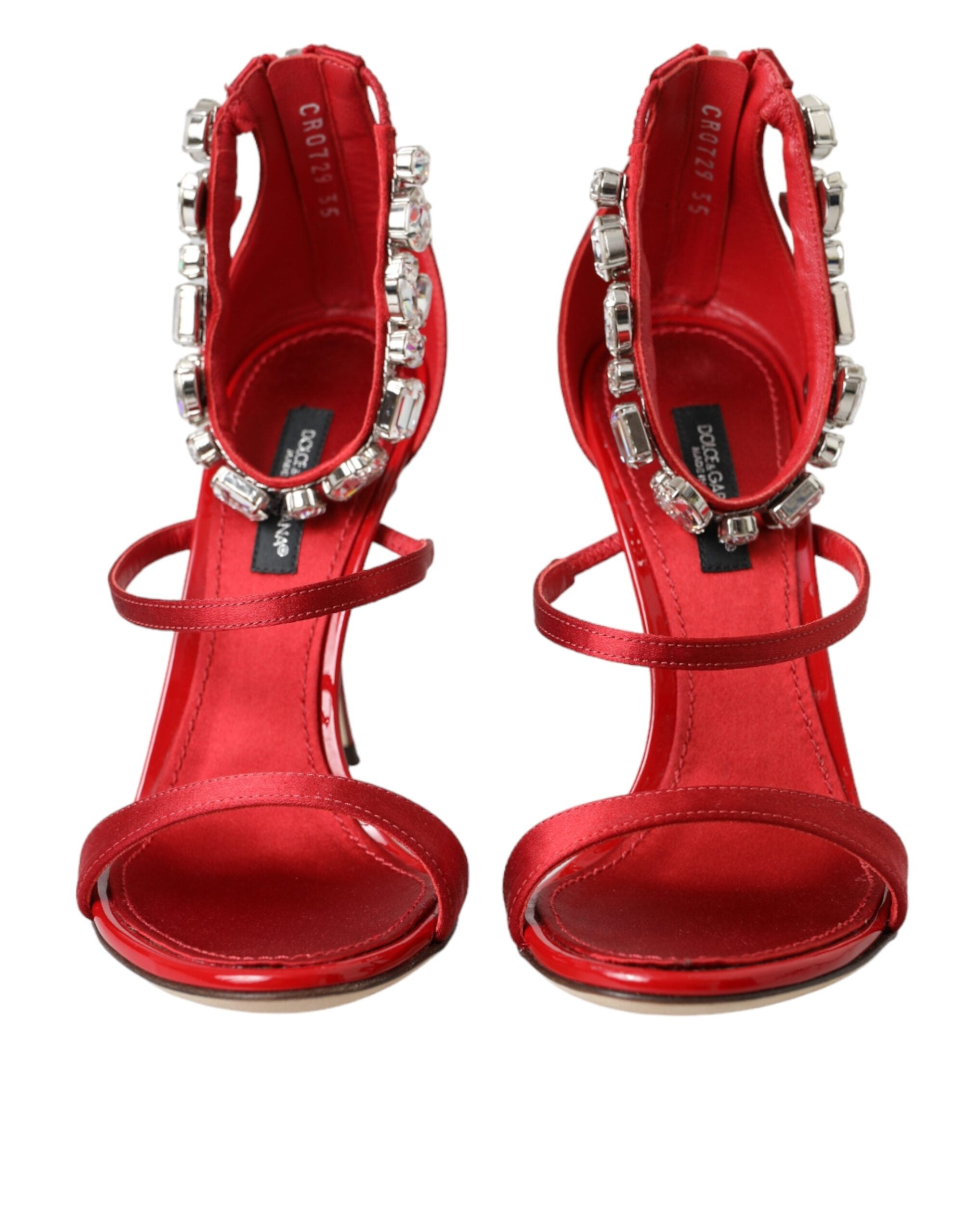 Sandales à talons rouges Dolce & Gabbana Keira en satin avec cristaux, vue de côté.