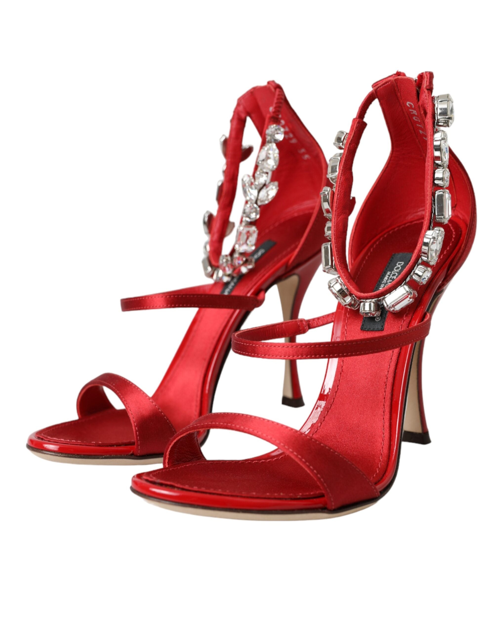 Sandales à talons Dolce & Gabbana Keira en satin rouge avec cristaux, chaussures élégantes et sophistiquées.