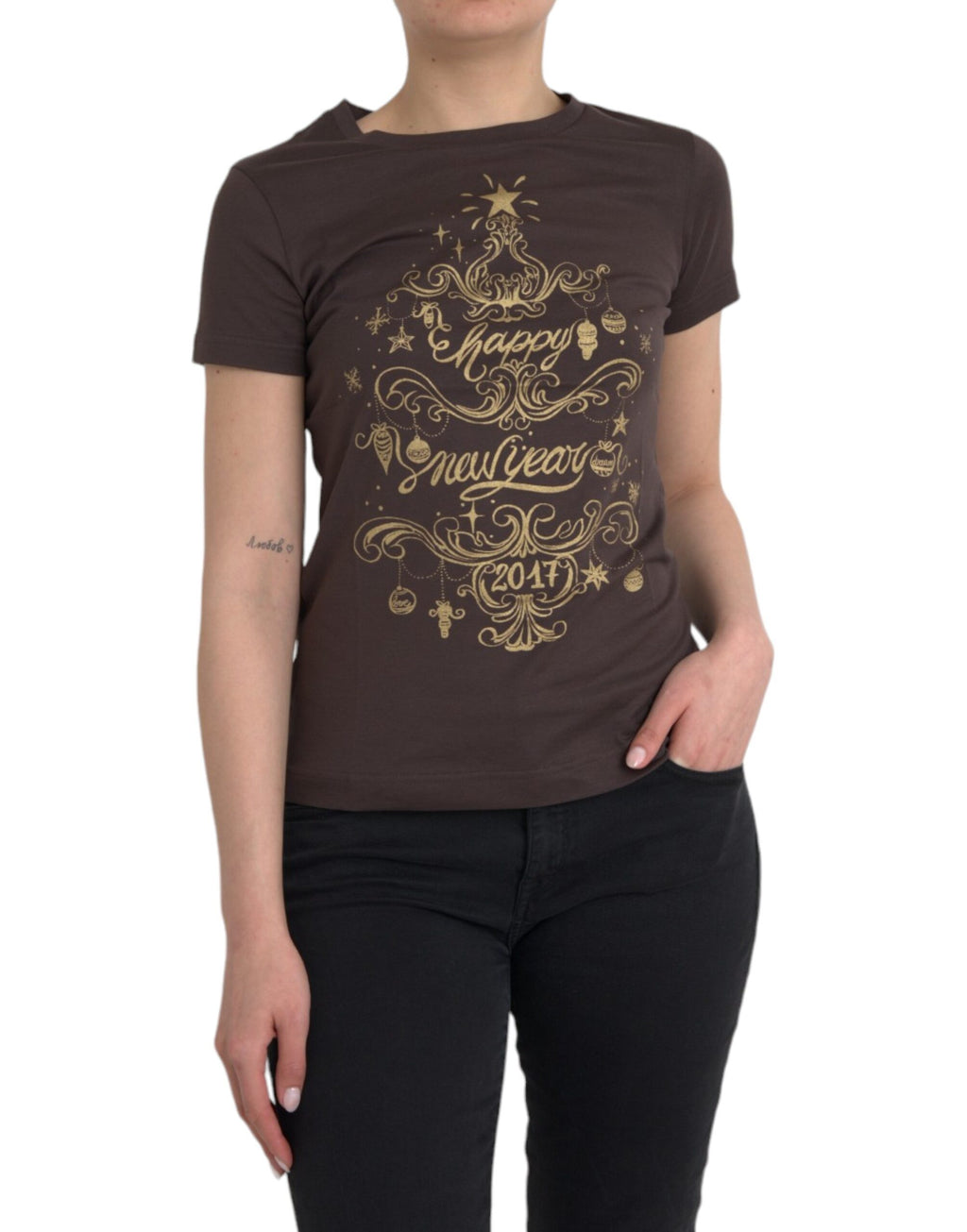 T-shirt à col rond Dolce & Gabbana marron avec motif imprimé, style casual, visible en gros plan.