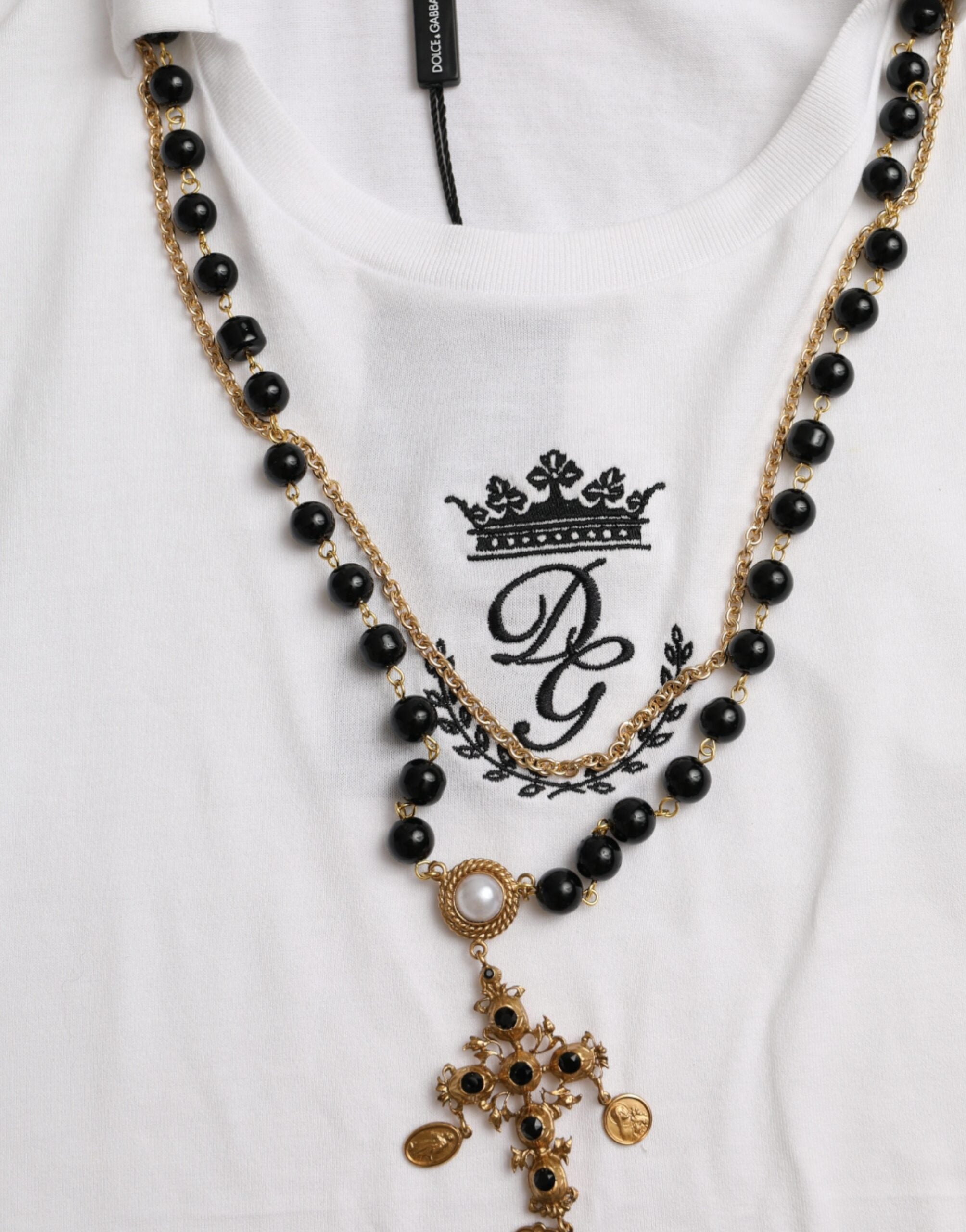T-shirt blanc en coton Dolce & Gabbana à manches courtes, design élégant et confortable, idéal pour un style casual.