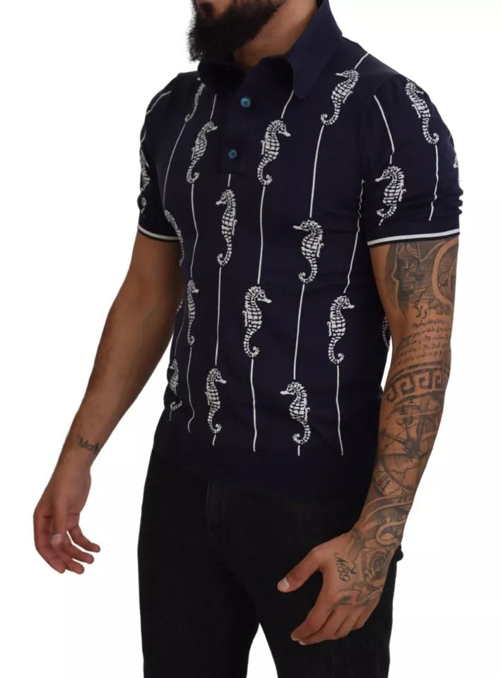 T-shirt polo Dolce & Gabbana bleu marine avec motif de cheval marin et col classique, en coton de haute qualité.