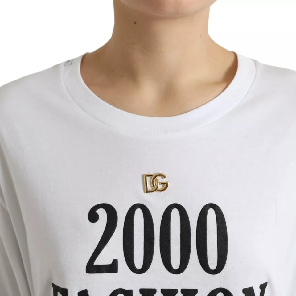T-shirt blanc Dolce & Gabbana avec slogan imprimé, détails de laçage et design moderne, vue de face.