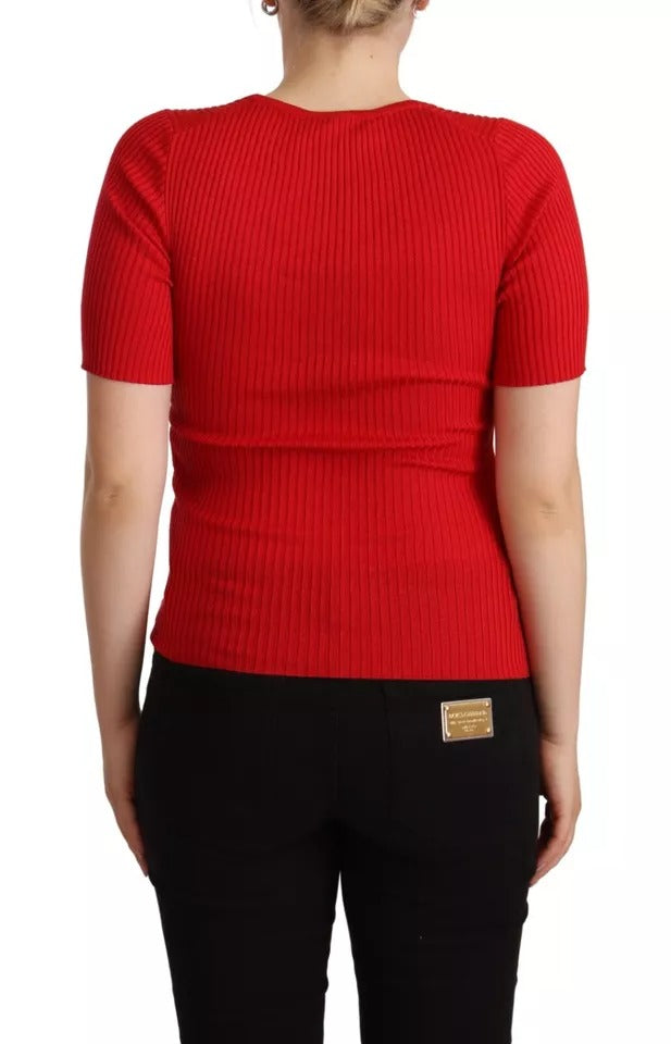 T-shirt rouge en soie Dolce & Gabbana à manches courtes et coupe élégante, idéal pour un style sophistiqué.
