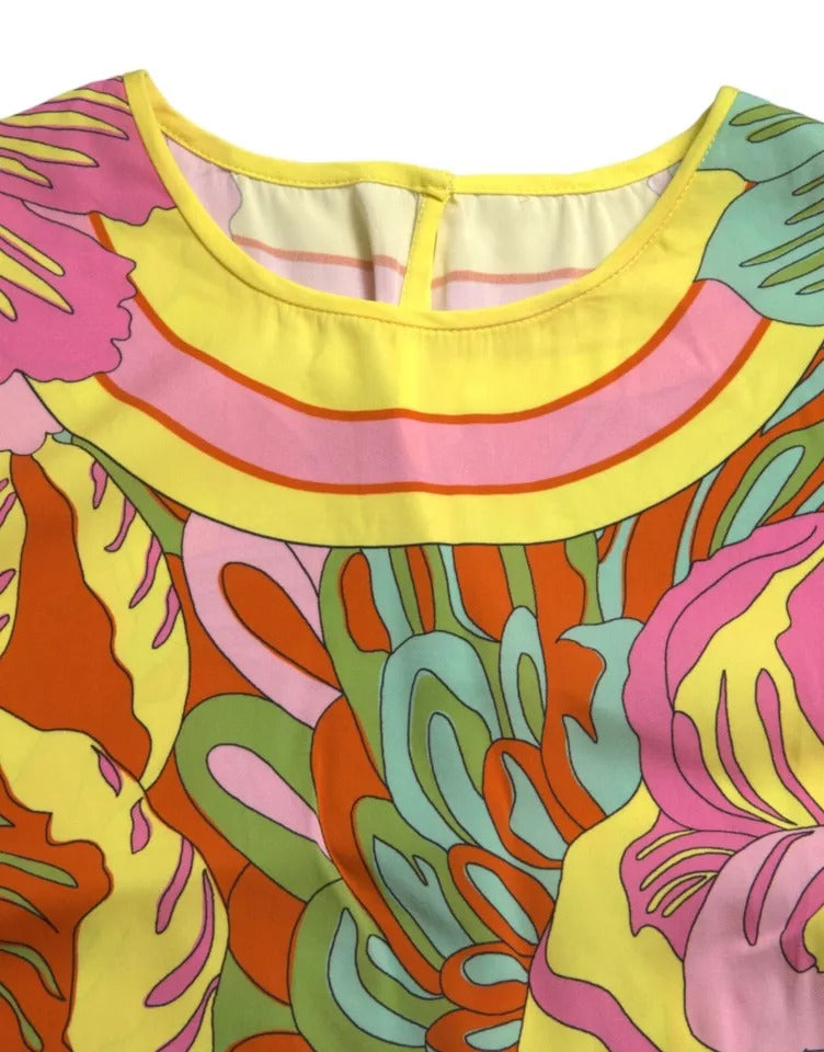 Débardeur sans manches en soie multicolore à fleurs de Dolce & Gabbana, détail floral et tissu élégant.