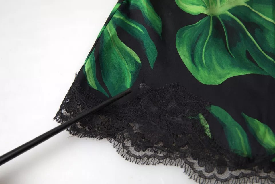 Camisole en soie noire Dolce & Gabbana avec imprimé philodendron, vêtement d’intérieur élégant et léger pour femmes.