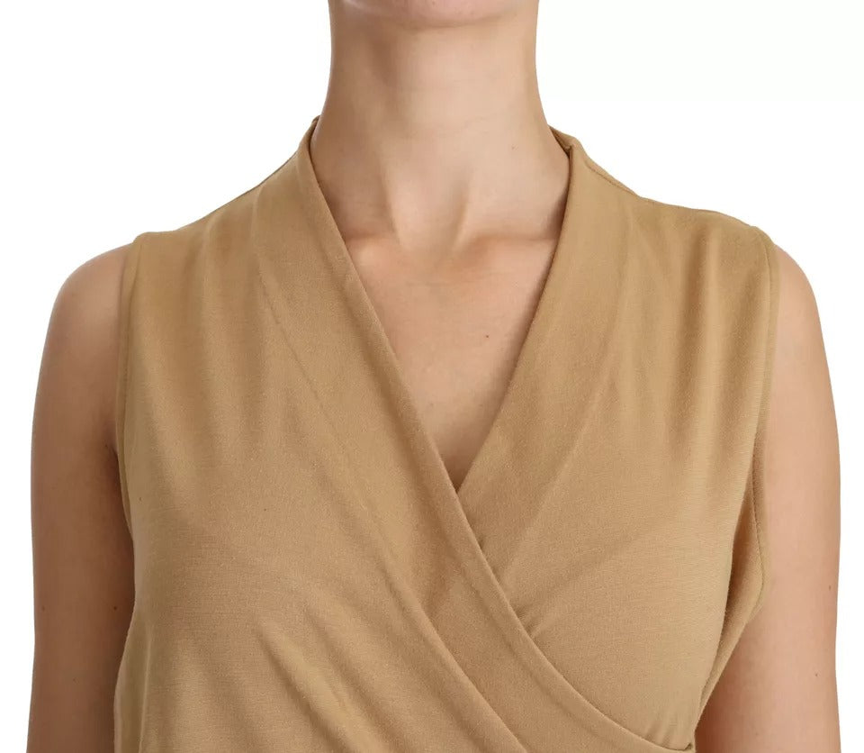 Robe Ralph Lauren marron à col en V, coupe droite, longueur au genou, en viscose, élégante et confortable.
