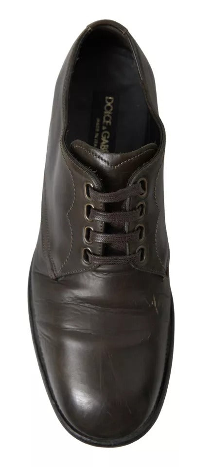 Chaussures formelles en cuir vert pour homme de Dolce & Gabbana, chaussures élégantes et sophistiquées.