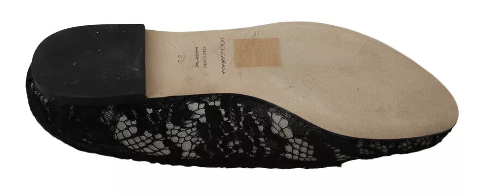 Chaussures plates Dolce & Gabbana en dentelle florale noire, mocassins élégants pour femmes, vue de face.