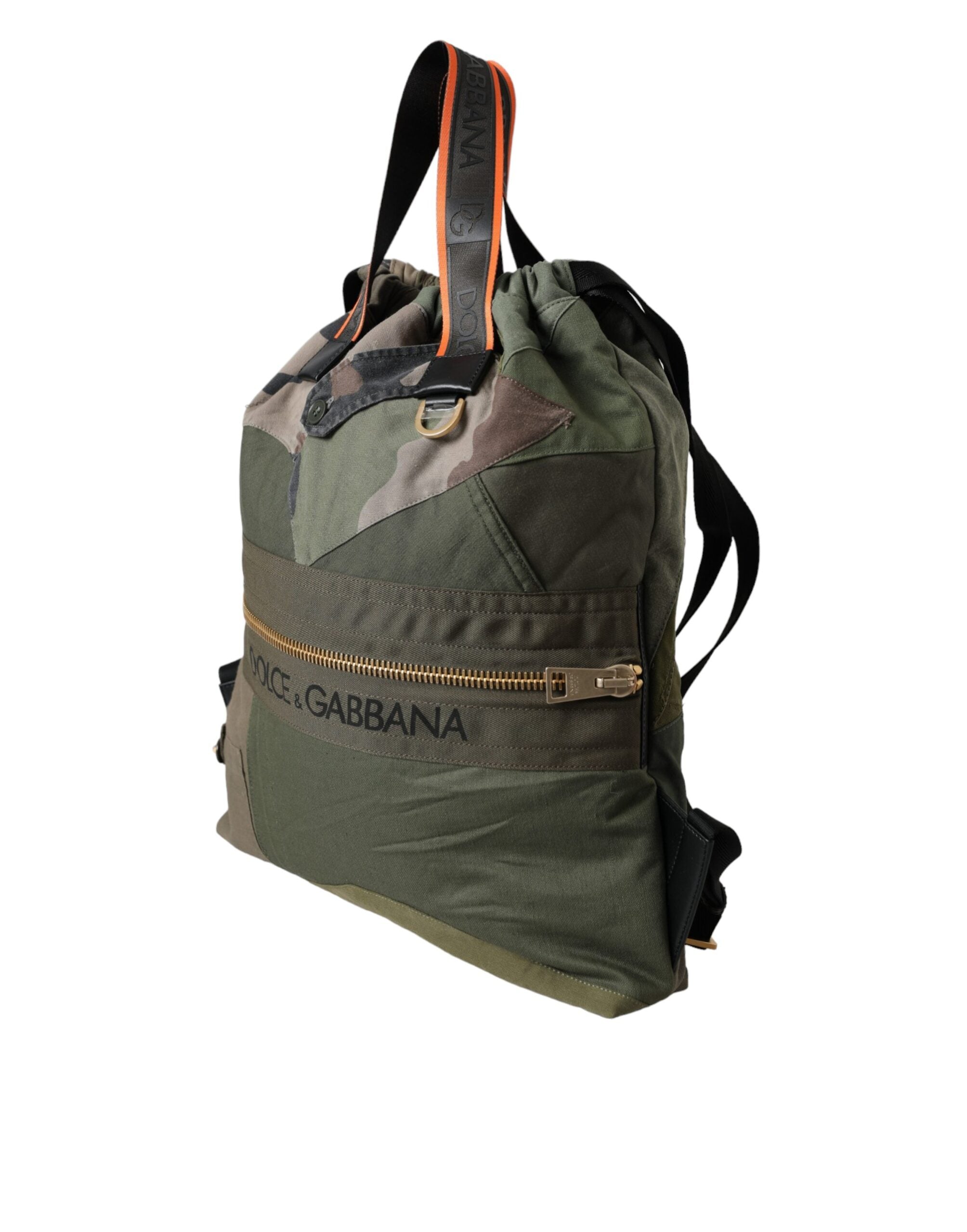 Sac à dos Dolce & Gabbana en vert militaire avec patchwork, style robuste et tendance, vue de face.