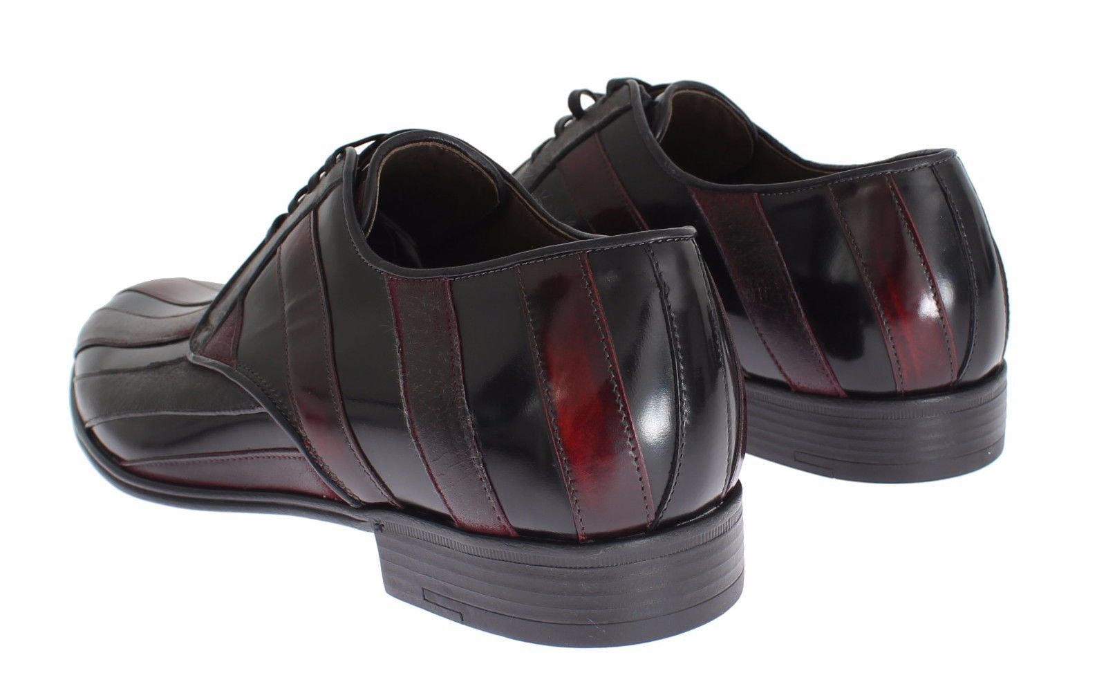 Chaussures formelles en cuir noir et bordeaux de Dolce & Gabbana, style élégant pour occasion spéciale.