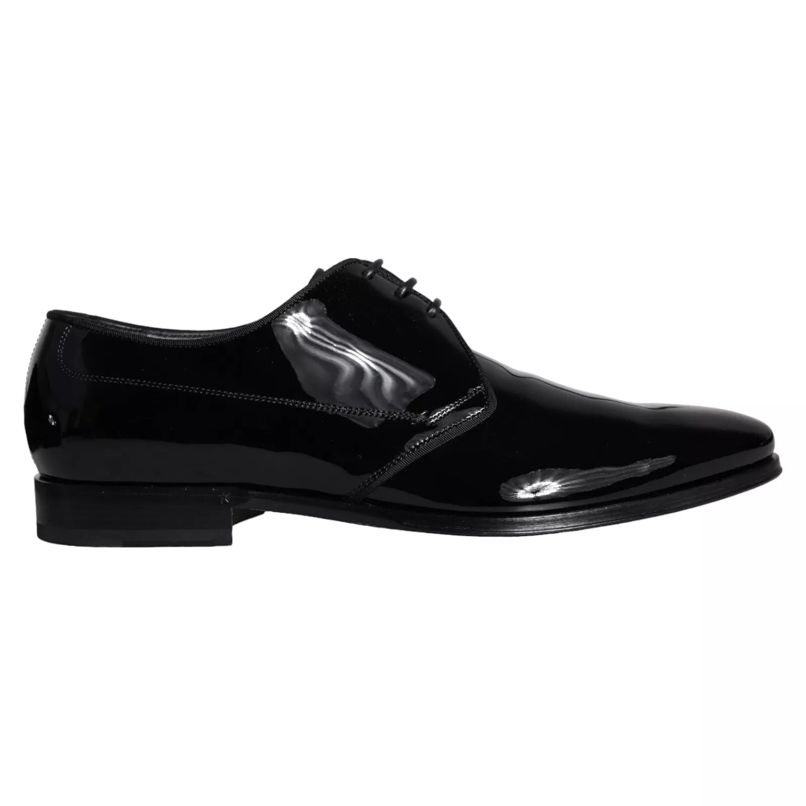 Chaussures derby en cuir de veau noir de Dolce & Gabbana pour homme, élégantes et sophistiquées.