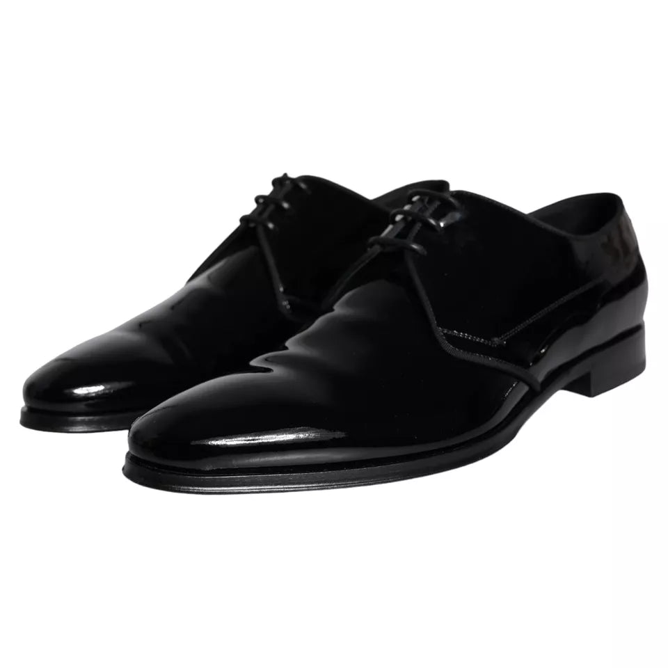 Chaussures derby pour homme en cuir de veau noir de Dolce & Gabbana, style élégant et sophistiqué.