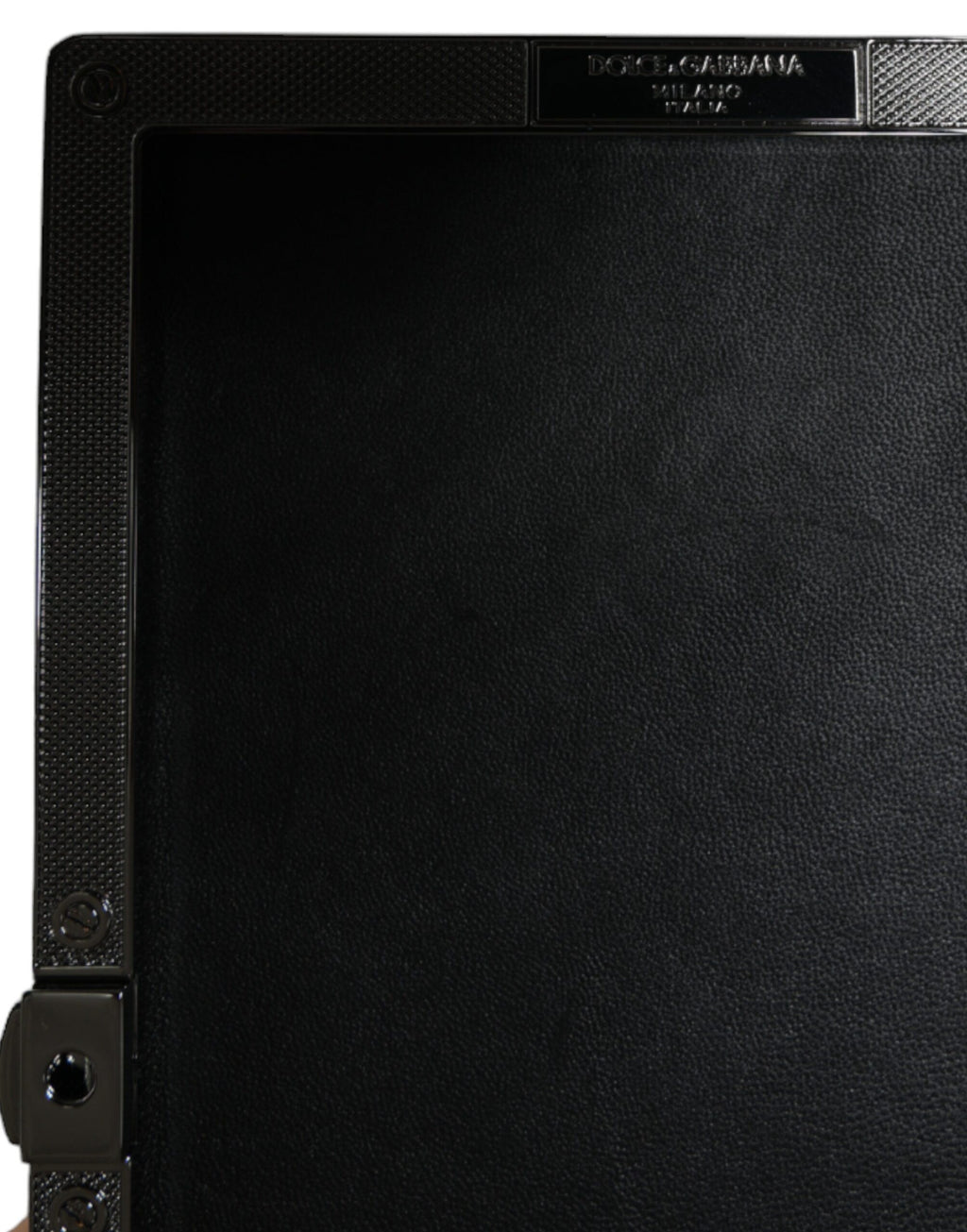 Sac clutch noir en velours Dolce & Gabbana avec cristaux, parfait pour une soirée élégante.