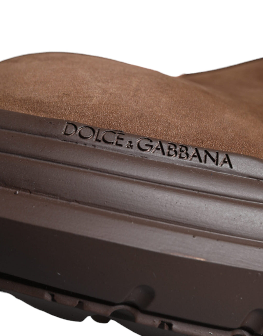 Bottes militaires pour hommes Dolce & Gabbana en cuir suédé marron, style combat, chaussures robustes et élégantes.