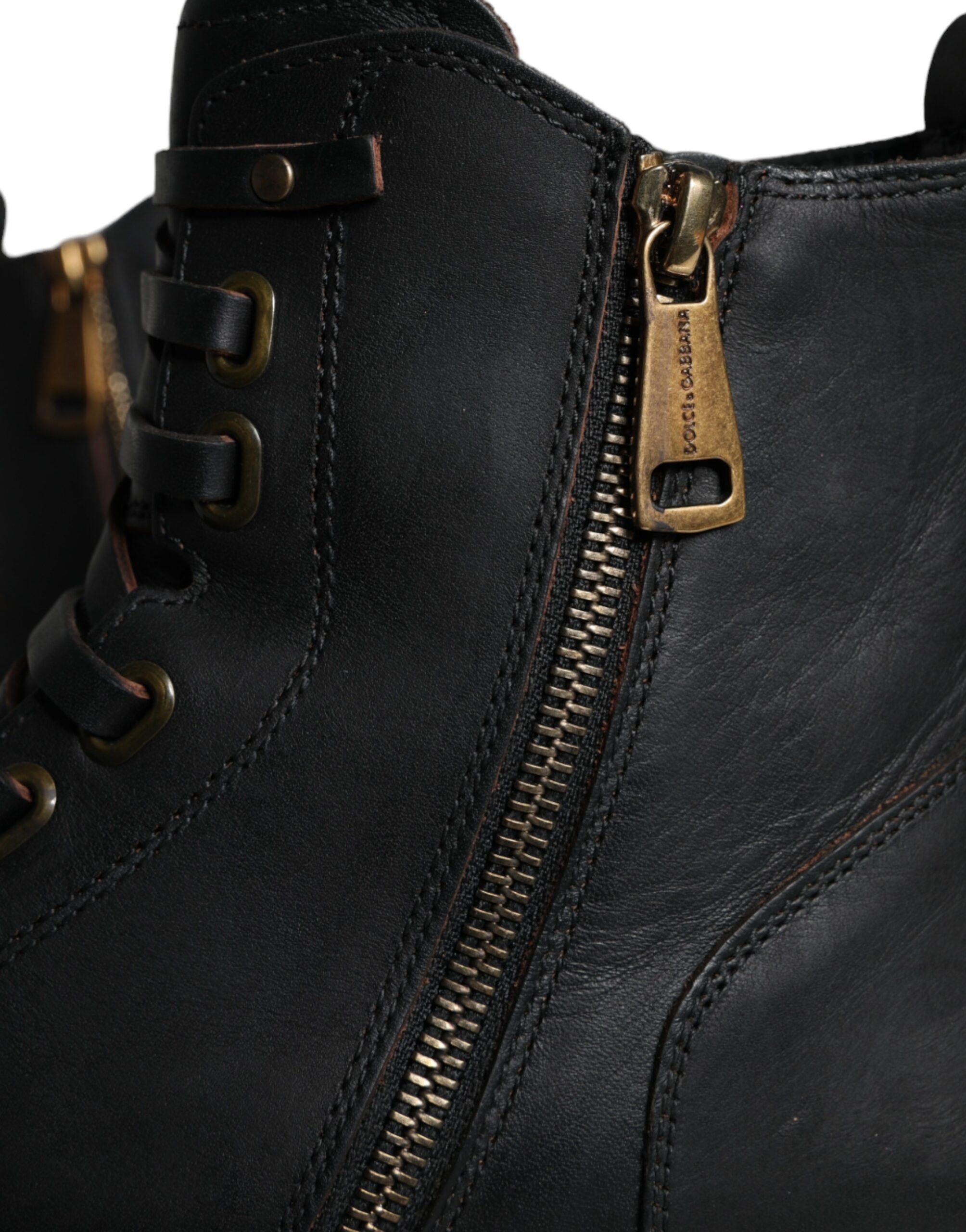 Chaussures hommes Dolce & Gabbana, bottines mid-calf en cuir noir à lacets avec semelle solide.