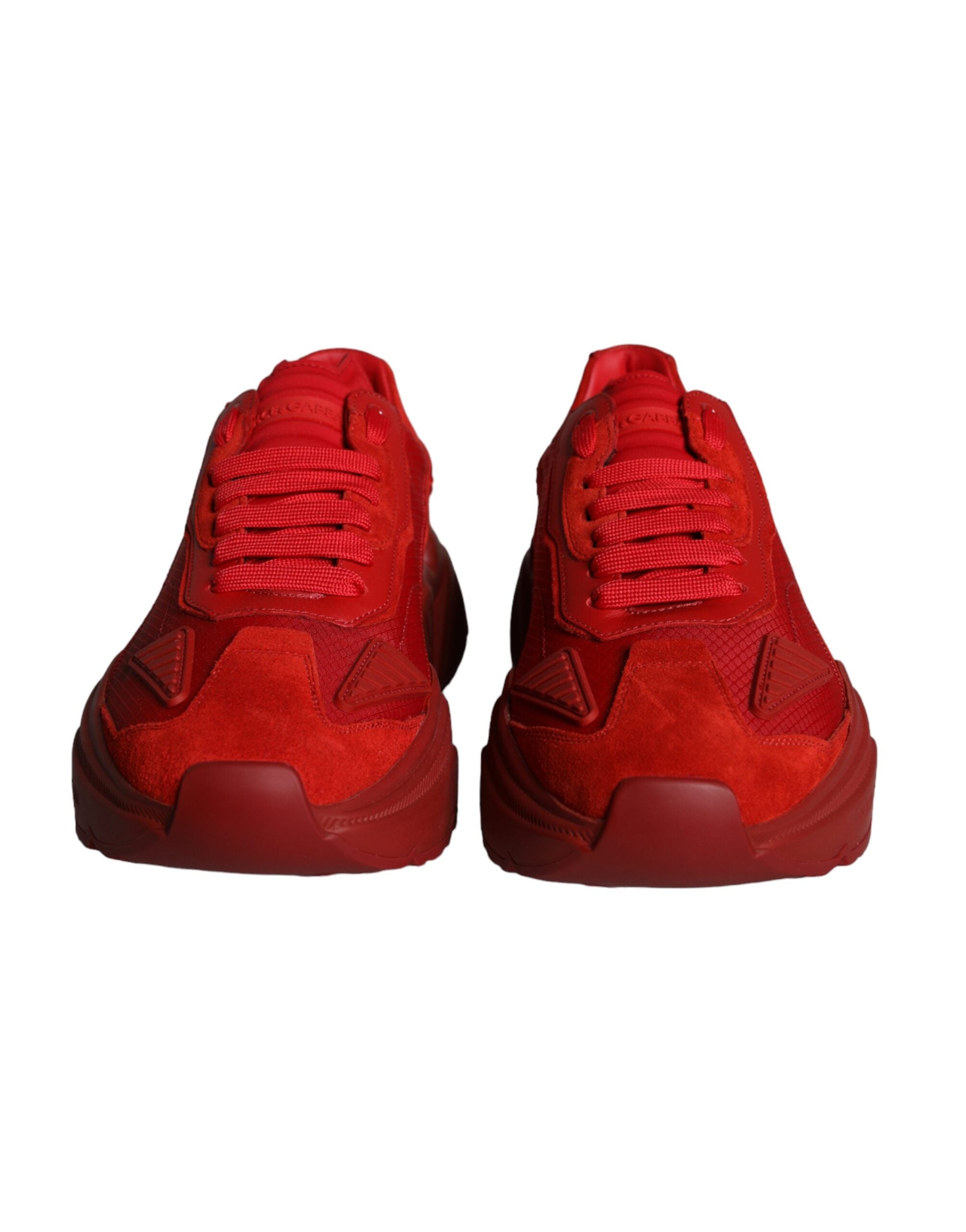 Chaussures sneakers basses en cuir rouge Dolce & Gabbana Daymaster, vue de face avec détails en cuir brillant.