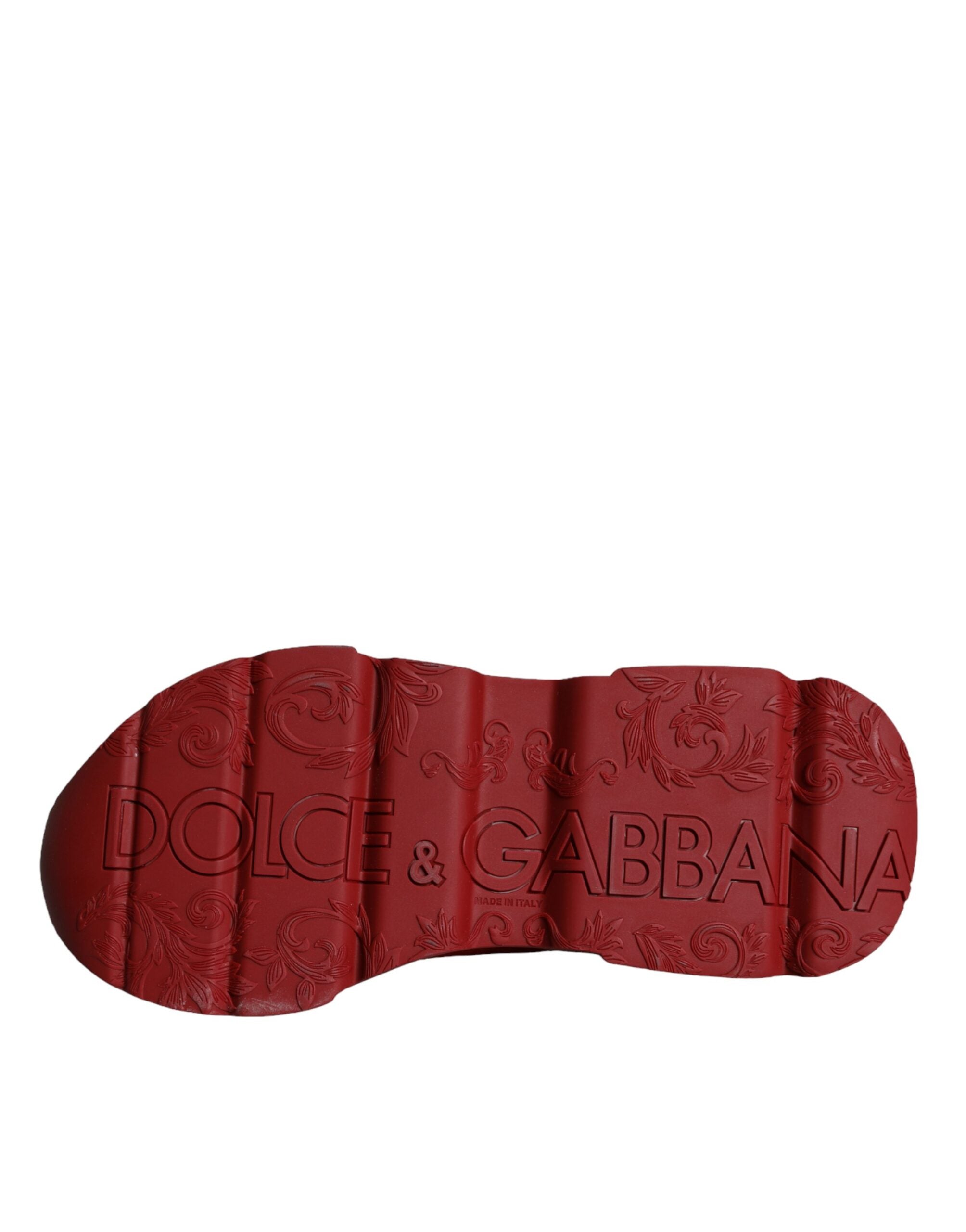Chaussures sneakers basses en cuir rouge Dolce & Gabbana Daymaster, vue de face avec détails colorés et semelle blanche.