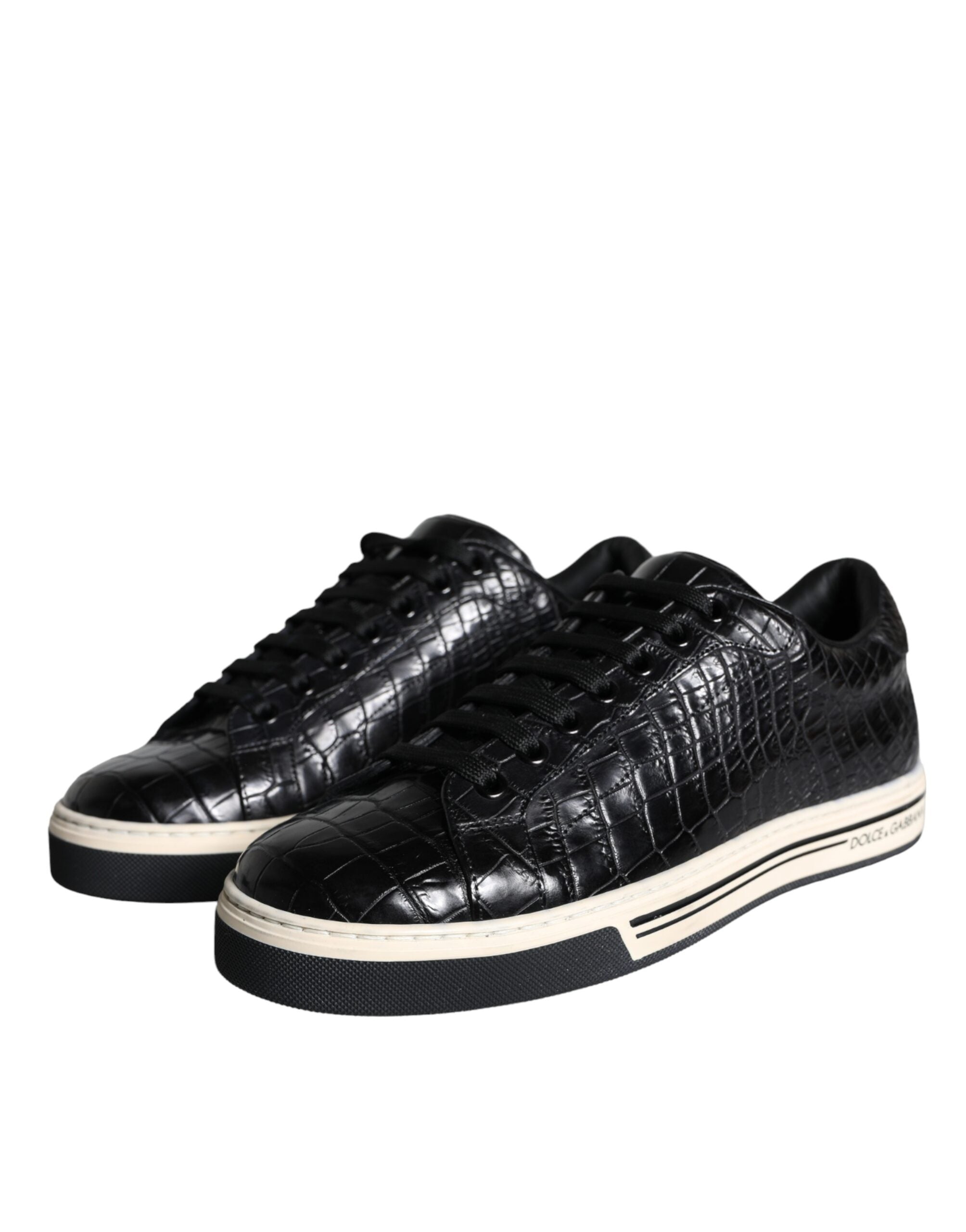 Chaussures sneakers basses en cuir noir pour homme de Dolce & Gabbana, vue de face avec détails de la semelle.