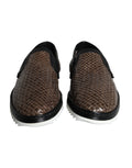 Chaussures mocassins pour hommes en cuir tressé marron et noir de Dolce & Gabbana, vue de face.