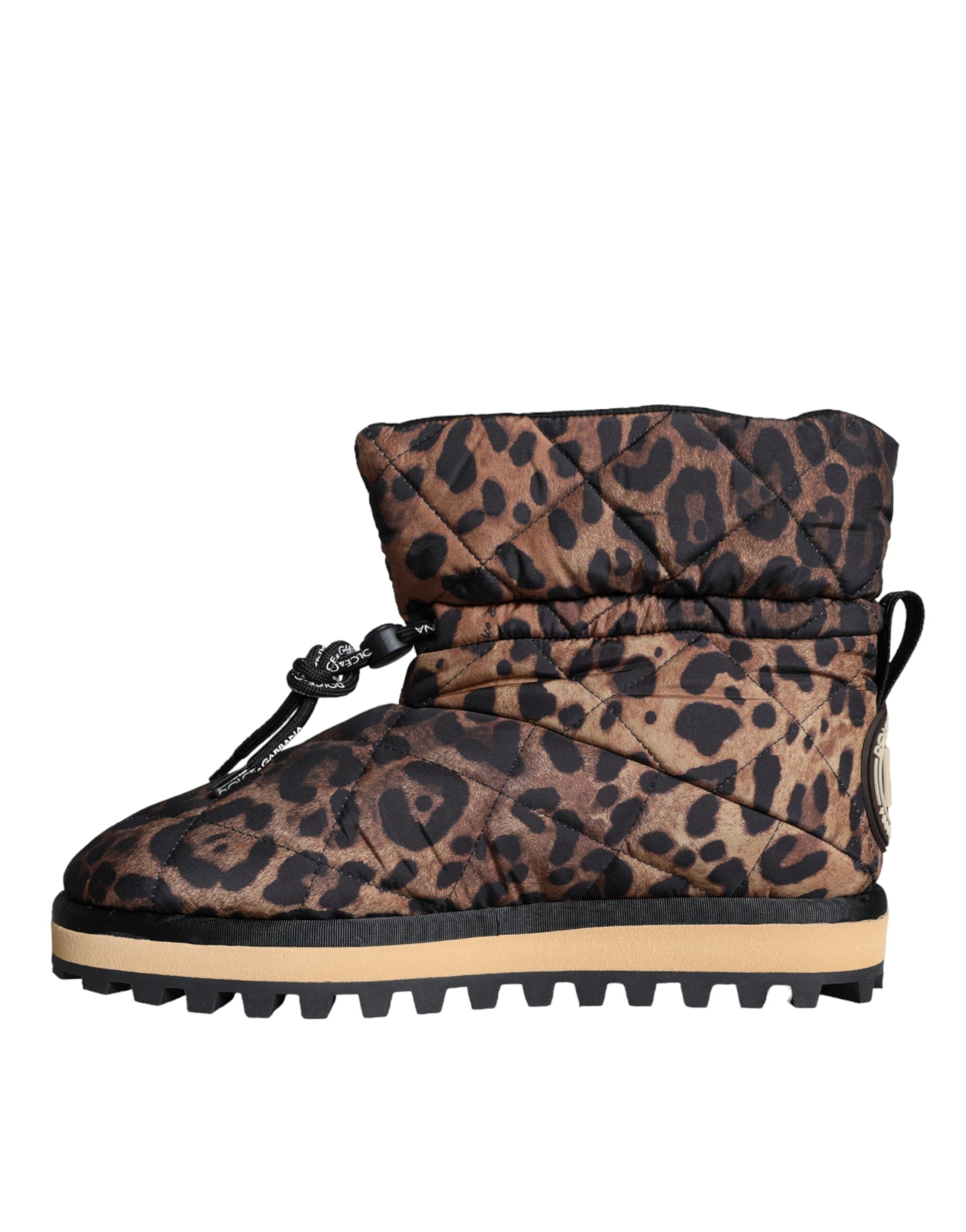 Bottes ankle en daim marron à imprimé léopard rembourrées de Dolce & Gabbana, chaussures élégantes et tendance.