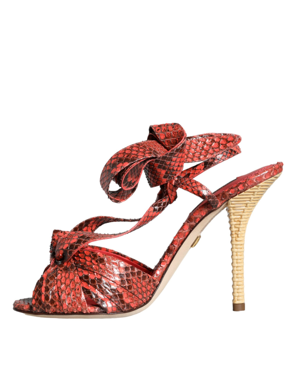 Sandales à talons Dolce & Gabbana en cuir exotique coral, chaussures élégantes avec design sophistiqué.