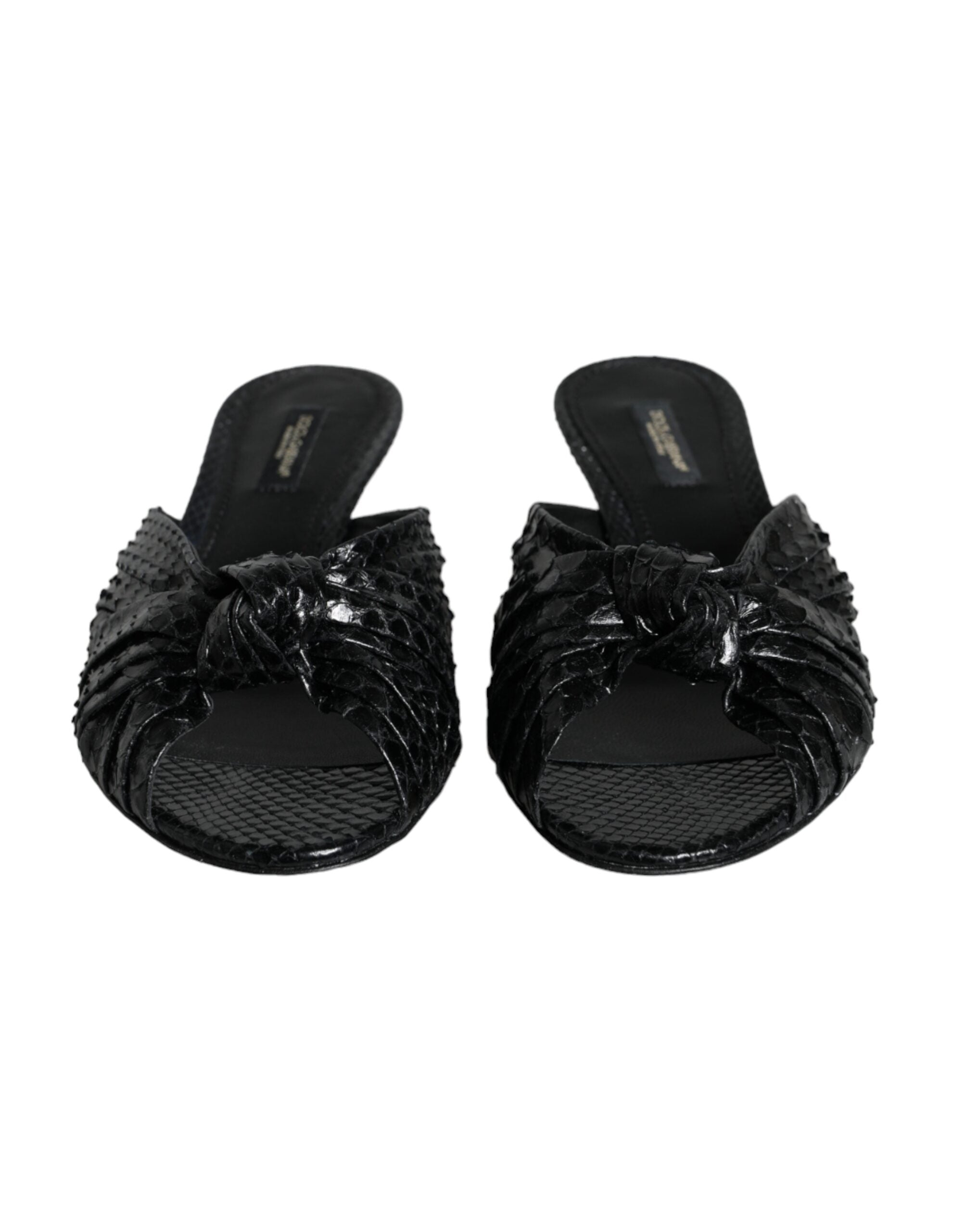 Sandales à talons noires en cuir Dolce & Gabbana, chaussures élégantes avec bride large et design sophistiqué.