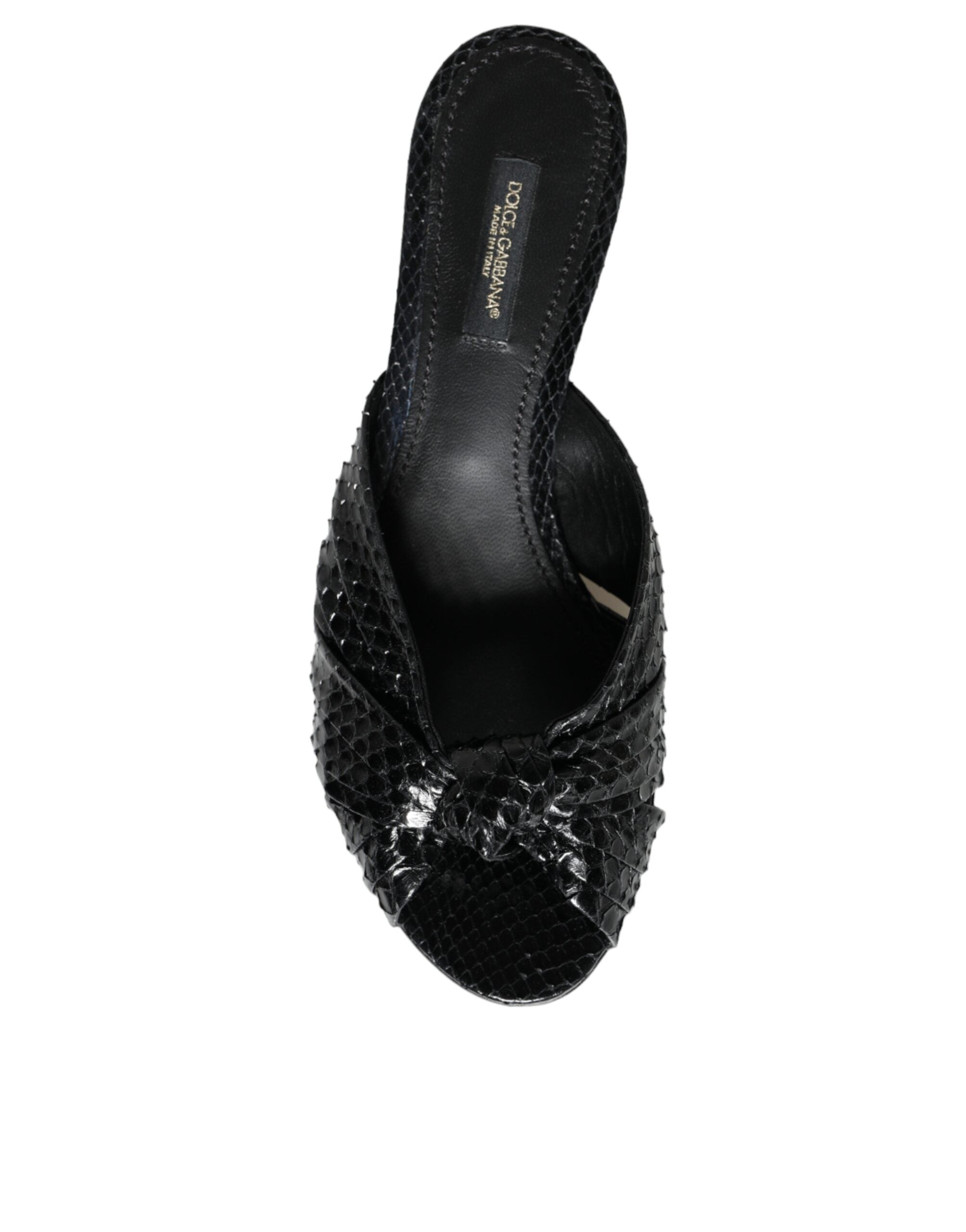 Sandales à talons en cuir noir Dolce & Gabbana, chaussures élégantes avec slides pour femme, vue en gros plan.