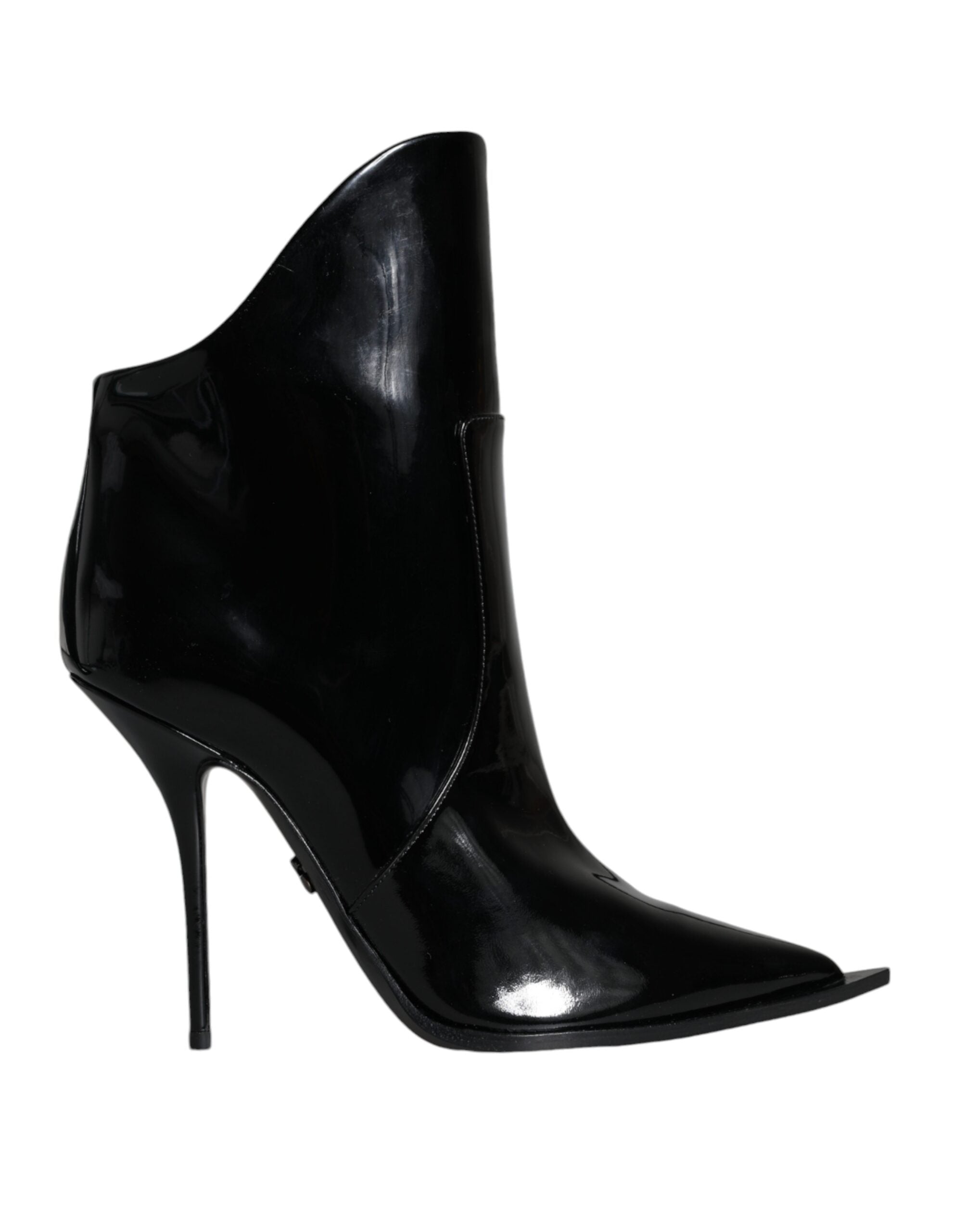 Bottes à talon aigu en cuir verni noir de Dolce & Gabbana, chaussures à la pointe pour ankle élégantes et sophistiquées.