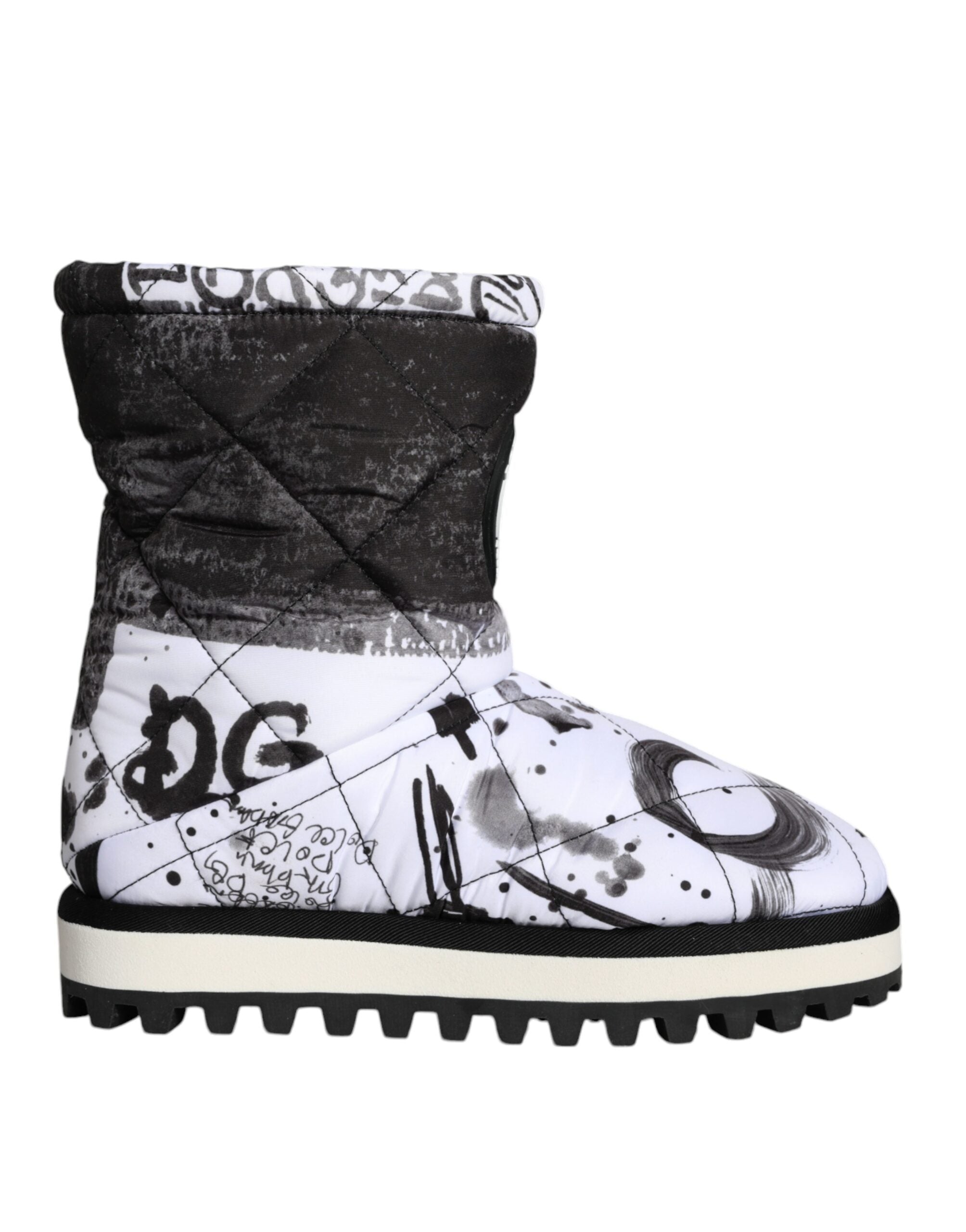 Bottes mi-mollet blanches Dolce & Gabbana avec logo imprimé et rembourrage, style élégant et moderne.