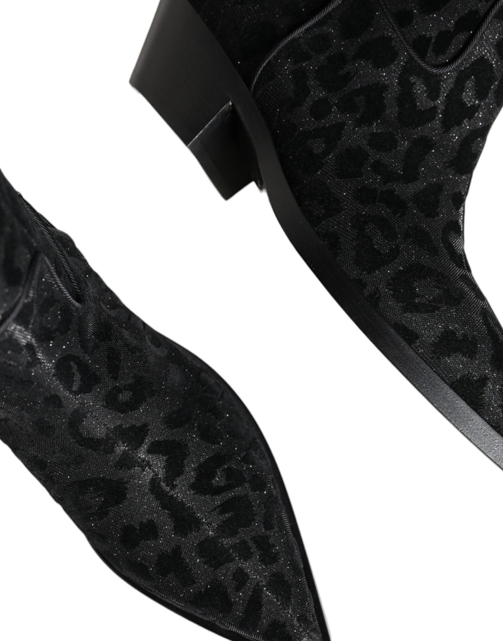 Bottes de cowboy Dolce & Gabbana noir et gris à motif léopard, en cuir avec talon épais et détails élégants.