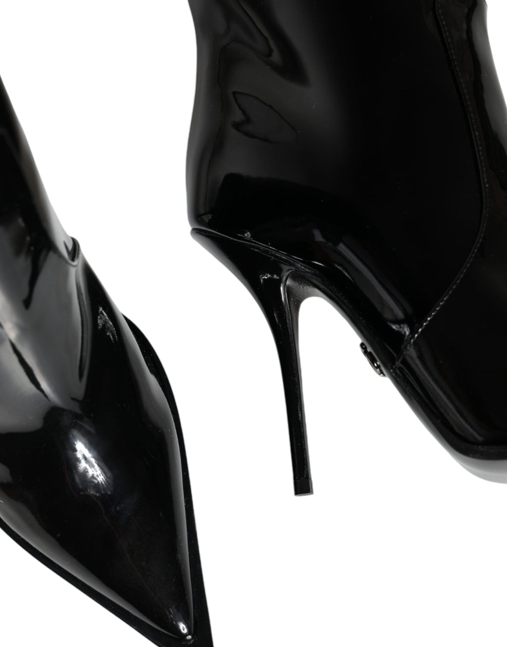 Bottes hautes en cuir verni noir de Dolce & Gabbana, chaussures élégantes pour femme.
