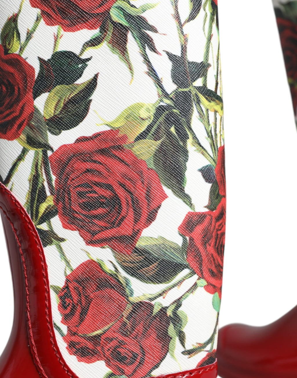 Bottes plates en caoutchouc à fleurs rouges de Dolce & Gabbana, bottes hautes jusqu'au genou, style élégant et floral.