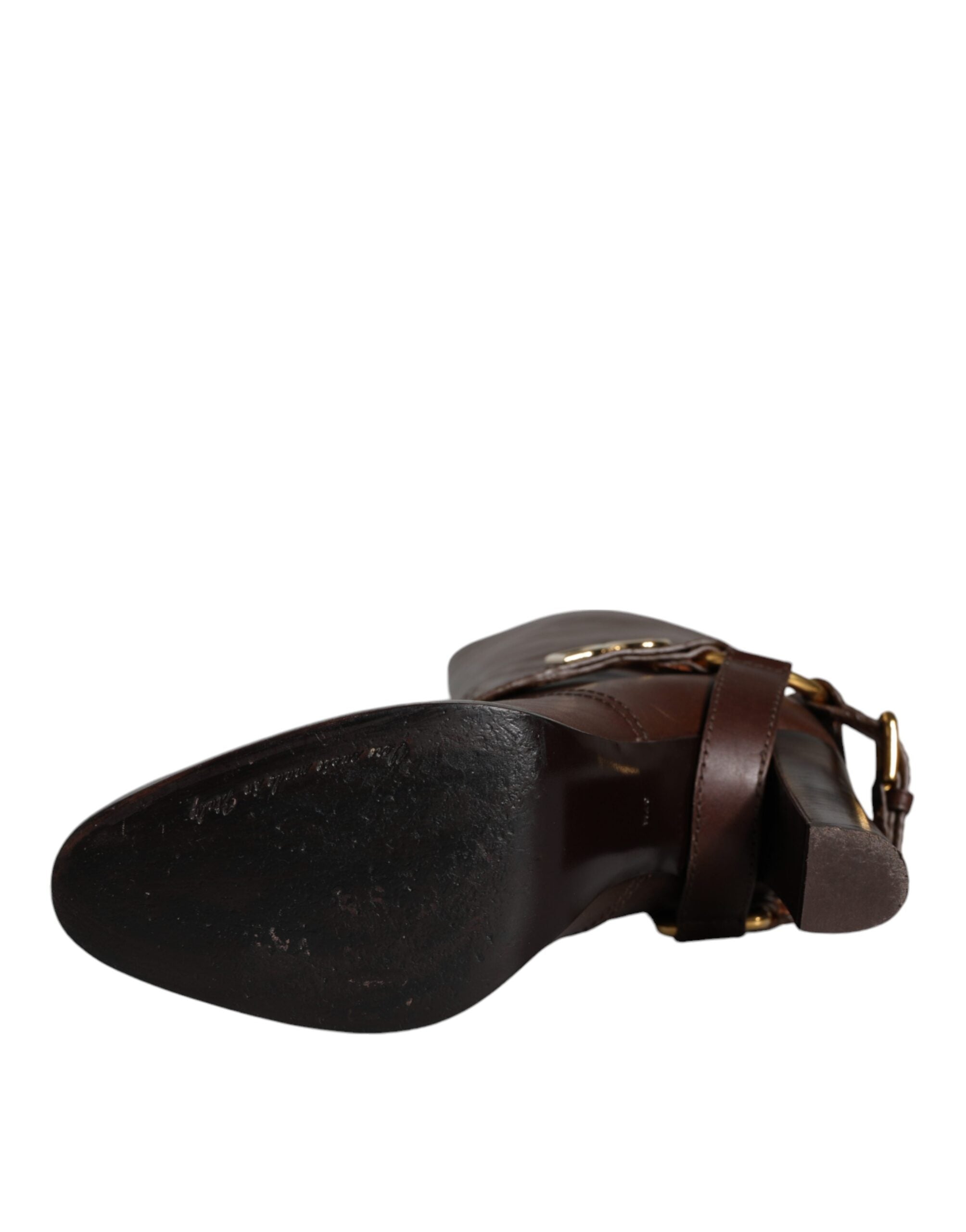 Bottes hautes en cuir marron Dolce & Gabbana avec logo en or, chaussures élégantes et luxueuses pour femmes.