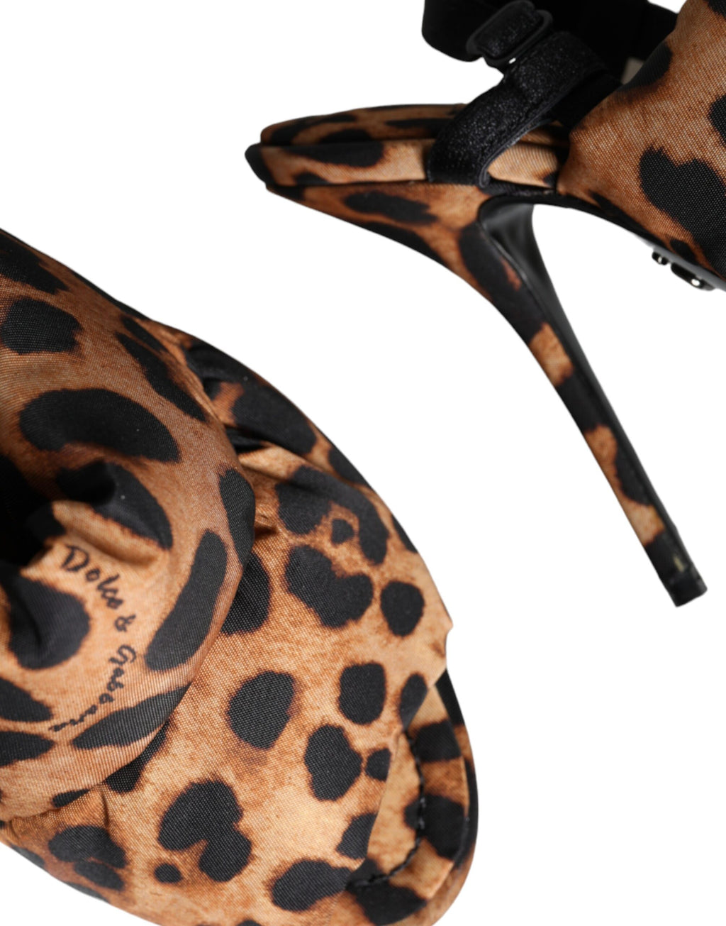 Sandales à talons Dolce & Gabbana Keira en cuir marron avec motif léopard, style slingback élégant et tendance.