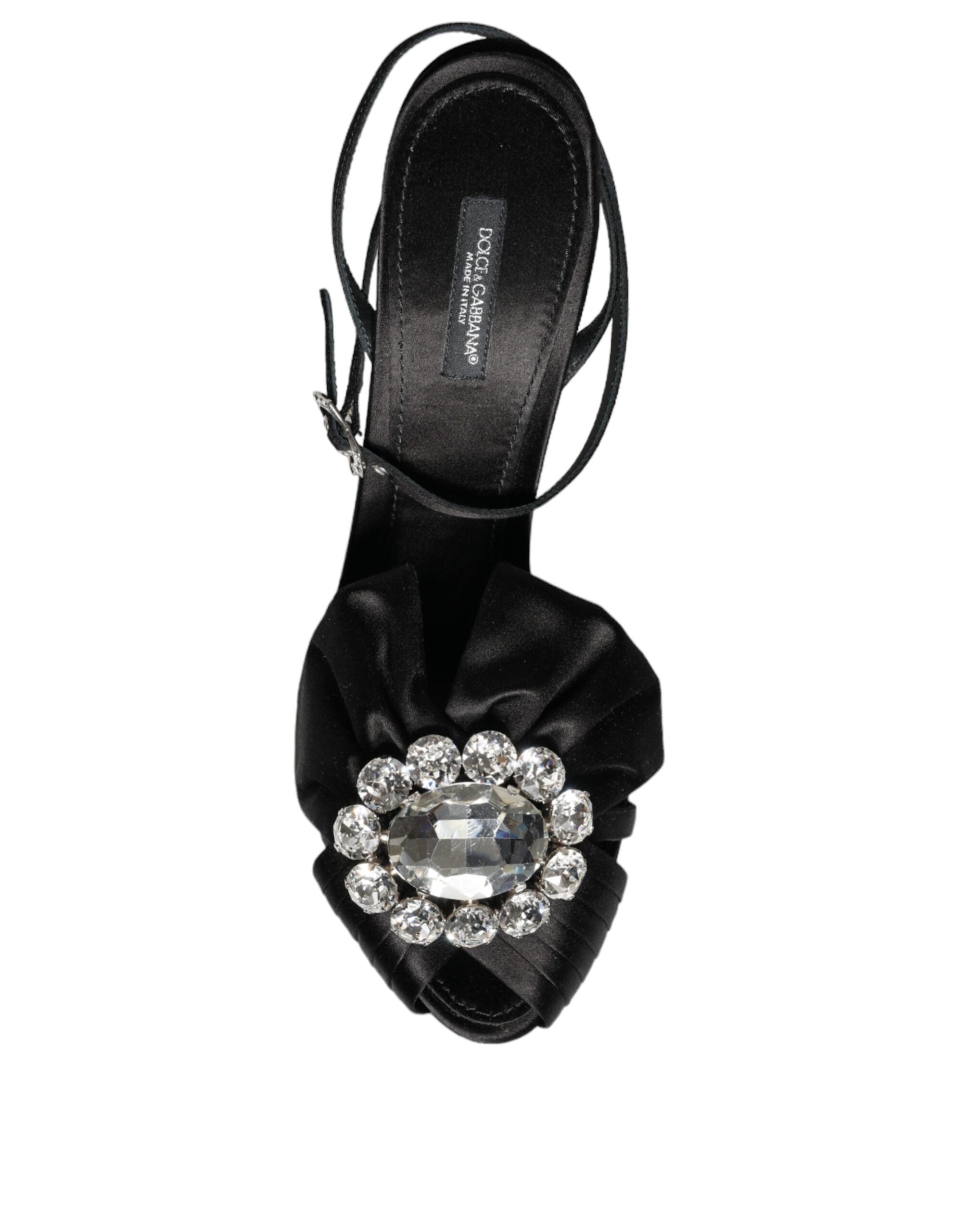 Sandales à talons Dolce & Gabbana avec bride à la cheville et cristaux noirs, vue de côté.