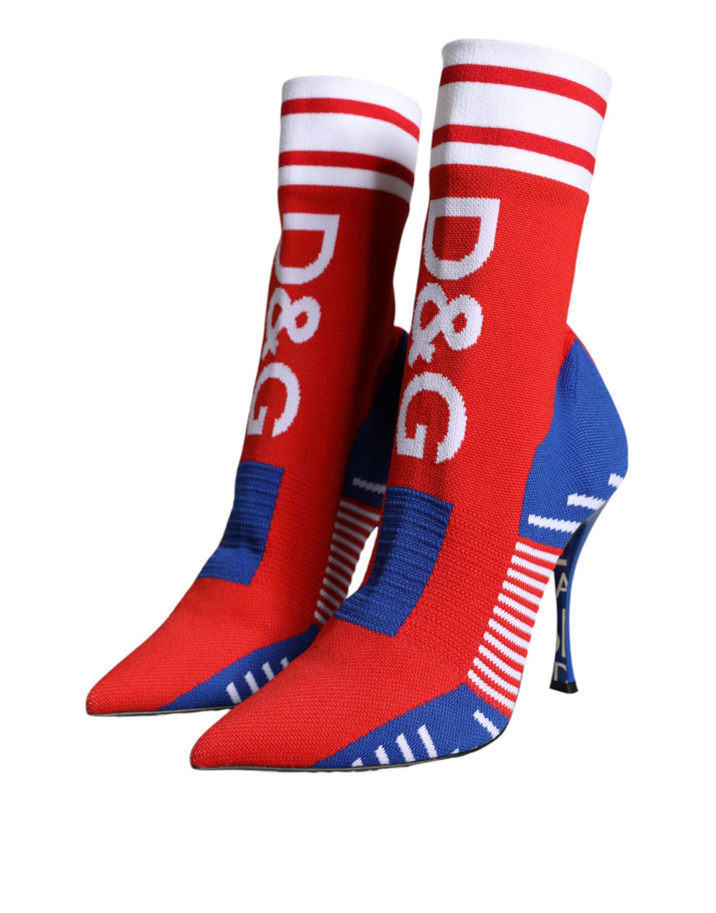 Bottines à talons Dolce & Gabbana rouge et bleue avec logo, style chaussette, en tissu extensible, vue de face sur fond neutre