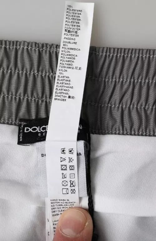 Shorts de bain pour homme de Dolce & Gabbana en polyester gris foncé, adaptés à la plage et à la natation.
