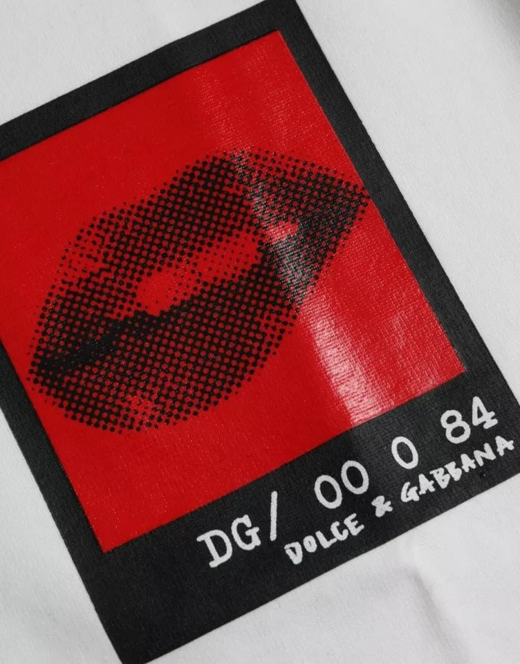 T-shirt blanc pour homme Dolce & Gabbana avec imprimé lèvres rouges en coton, style moderne et tendance.