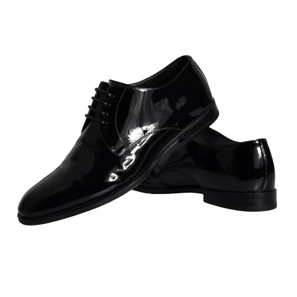 Chaussures Derby pour homme en cuir de veau noir de Dolce & Gabbana, élégantes et sophistiquées.
