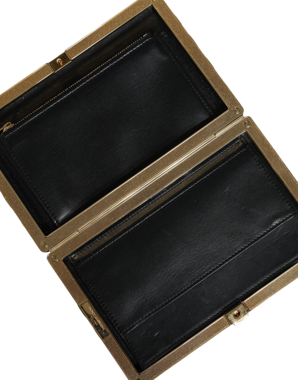 Petite pochette de soirée Dolce & Gabbana en velours noir bordeaux avec cadre doré, élégante et sophistiquée.