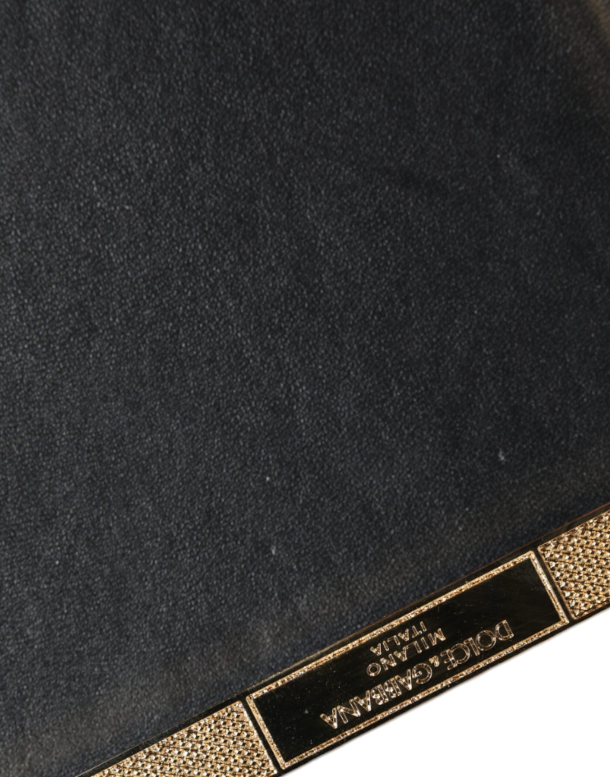 Pochette Dolce & Gabbana en or avec cristaux, portefeuille pliant pour soirée et fêtes pour femmes.