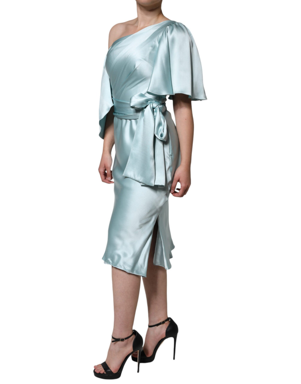 Robe en soie vert menthe Dolce & Gabbana, coupe ajustée et asymétrique, une épaule, élégante et sophistiquée.