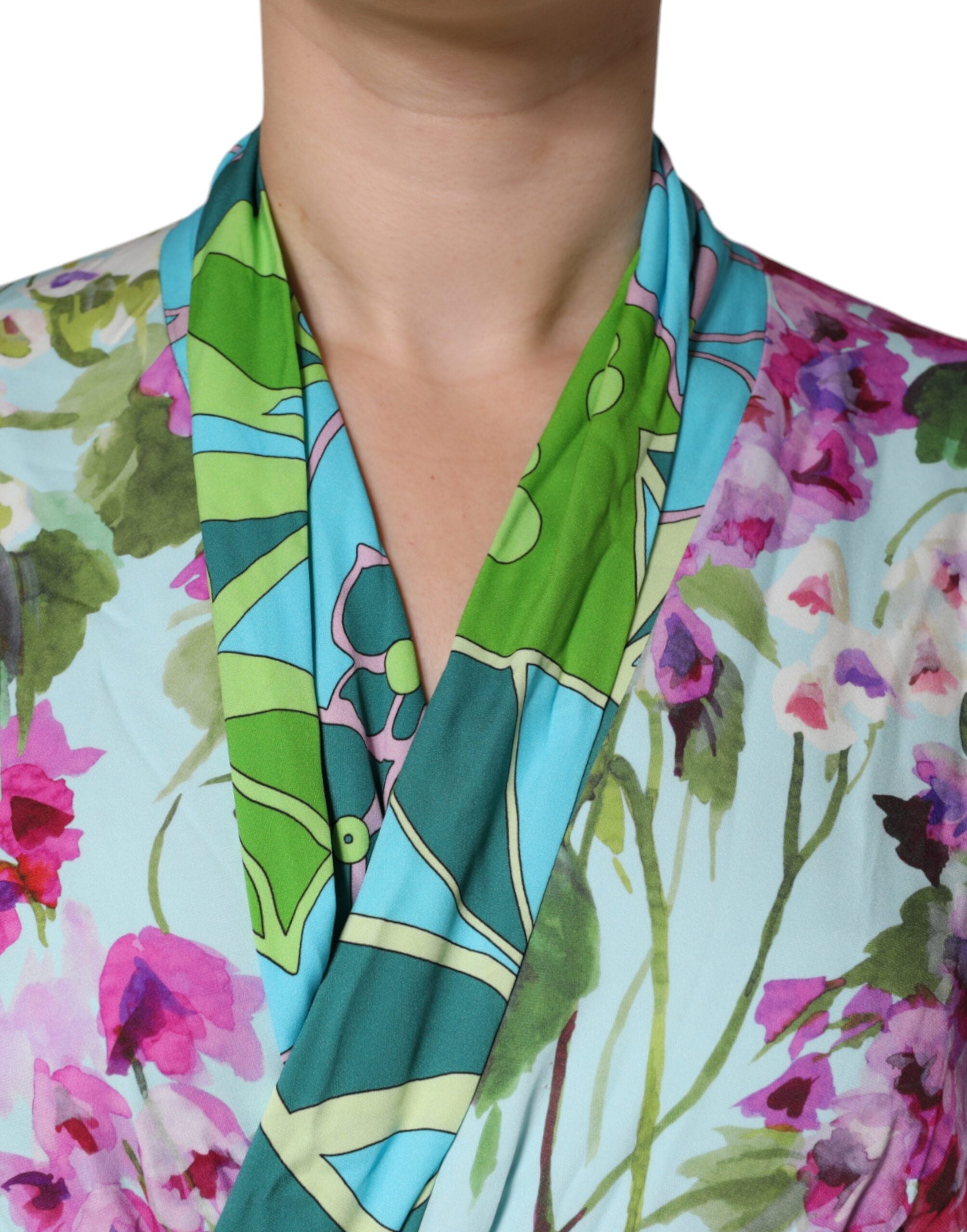 Robe portefeuille en soie multicolore à fleurs de Dolce & Gabbana, élégante et ajustée, avec motif floral vibrant.