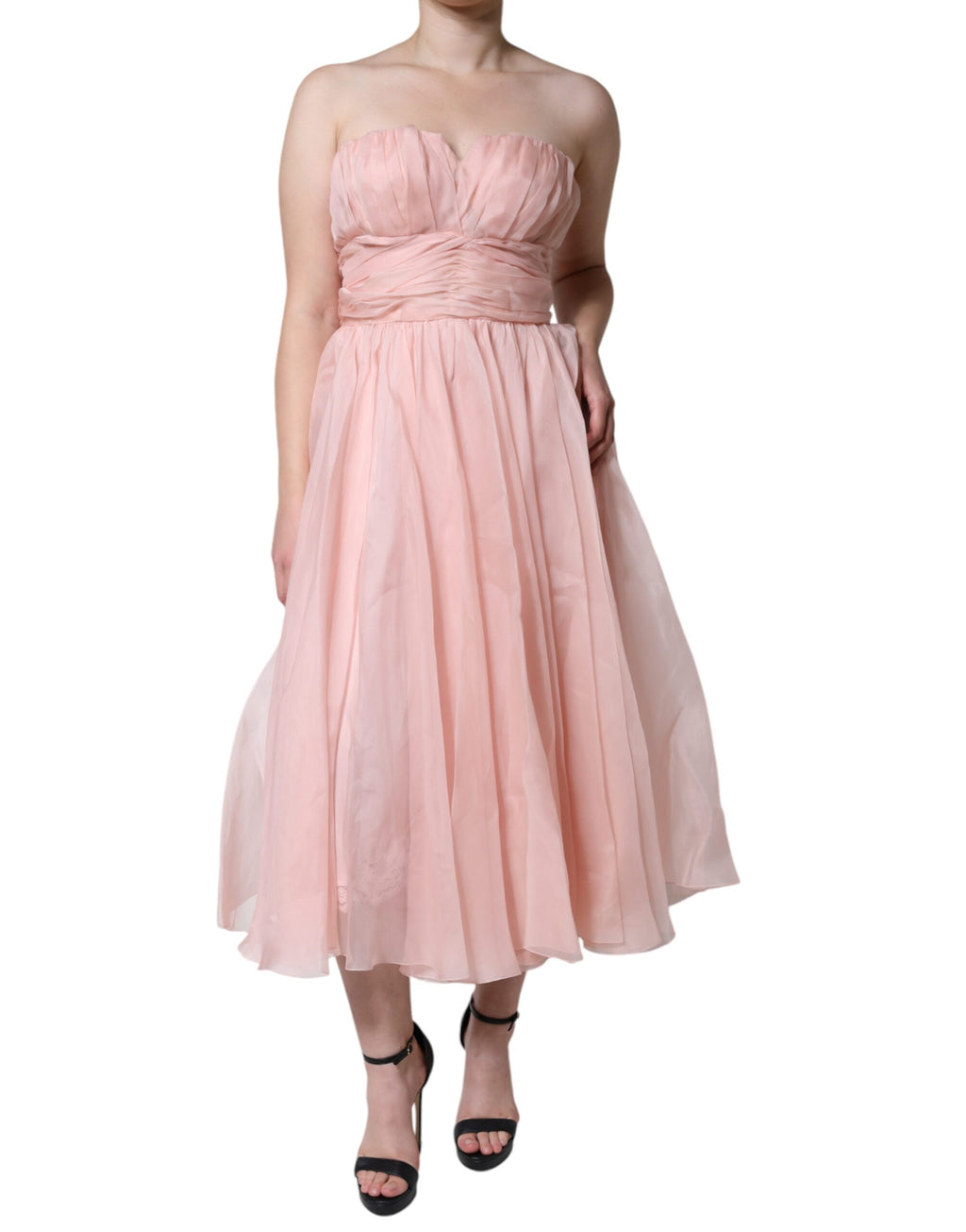 Robe maxi bustier en soie rose de Dolce & Gabbana, coupe évasée et élégante, pour une tenue sophistiquée.