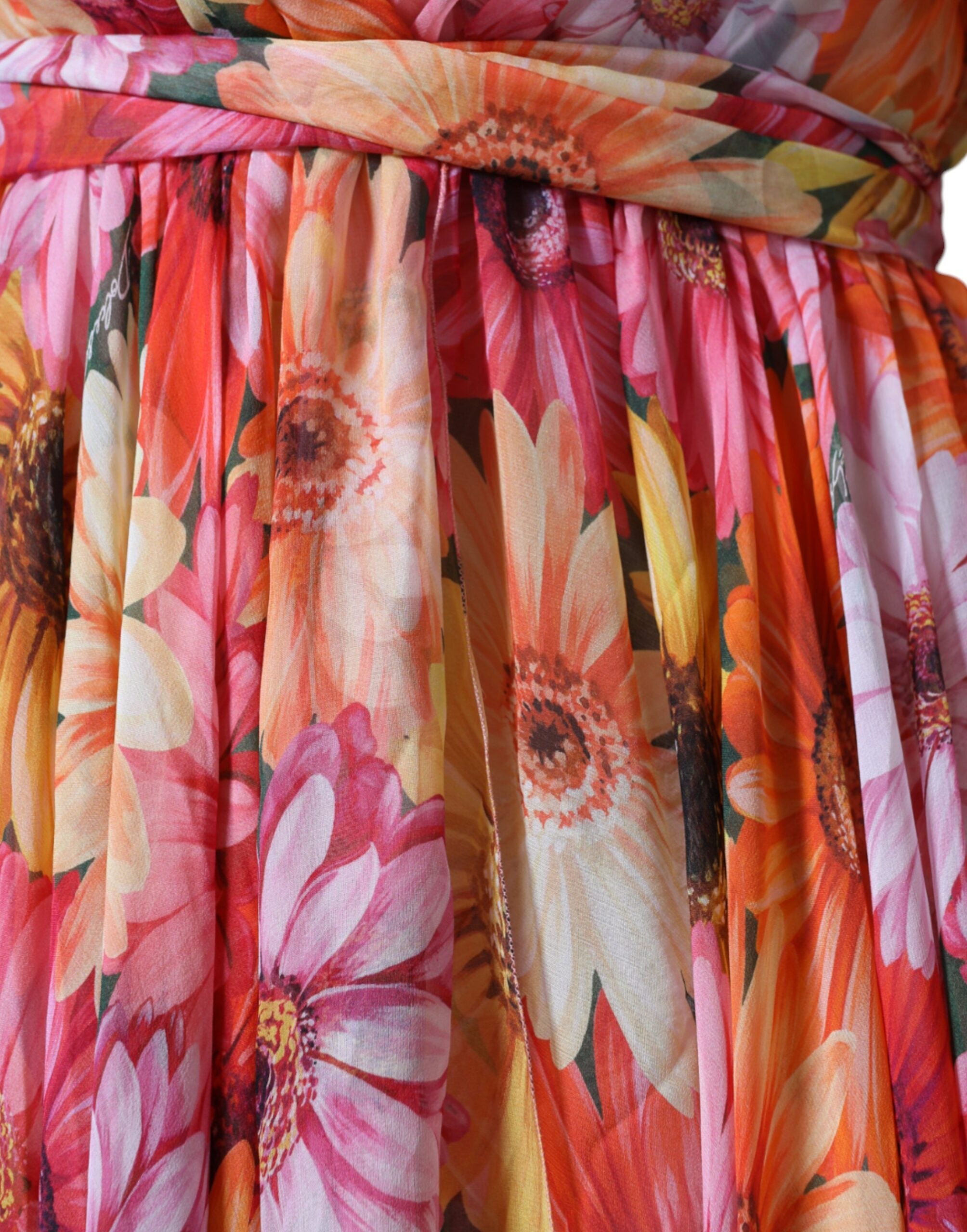 Robe midi sans manches Dolce & Gabbana à col en V et motif floral multicolore, élégante et féminine.