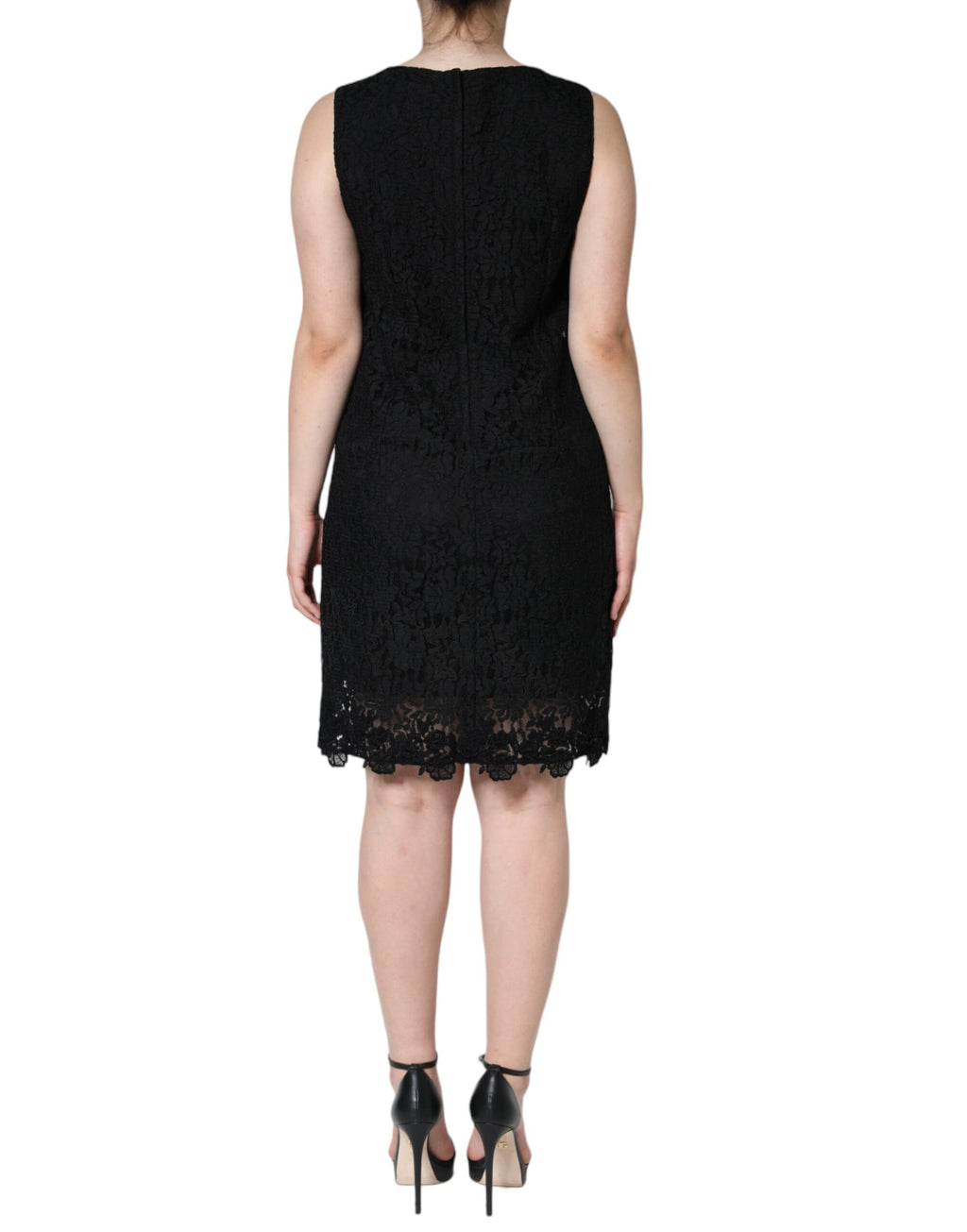Robe noire en dentelle florale sans manches de style robe courte Dolce & Gabbana, élégante et féminine.