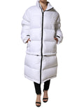 Veste matelassée blanche Dolce & Gabbana avec fermeture éclair complète, style puffer, pour femme.