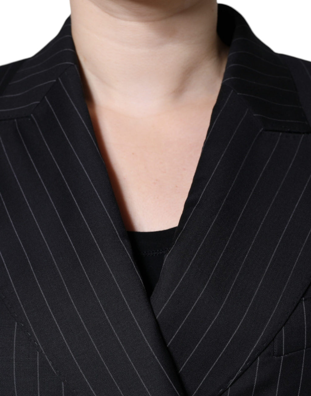 Manteau noir à rayures à double boutonnage de Dolce & Gabbana, veste élégante en tissu chaud et classique.