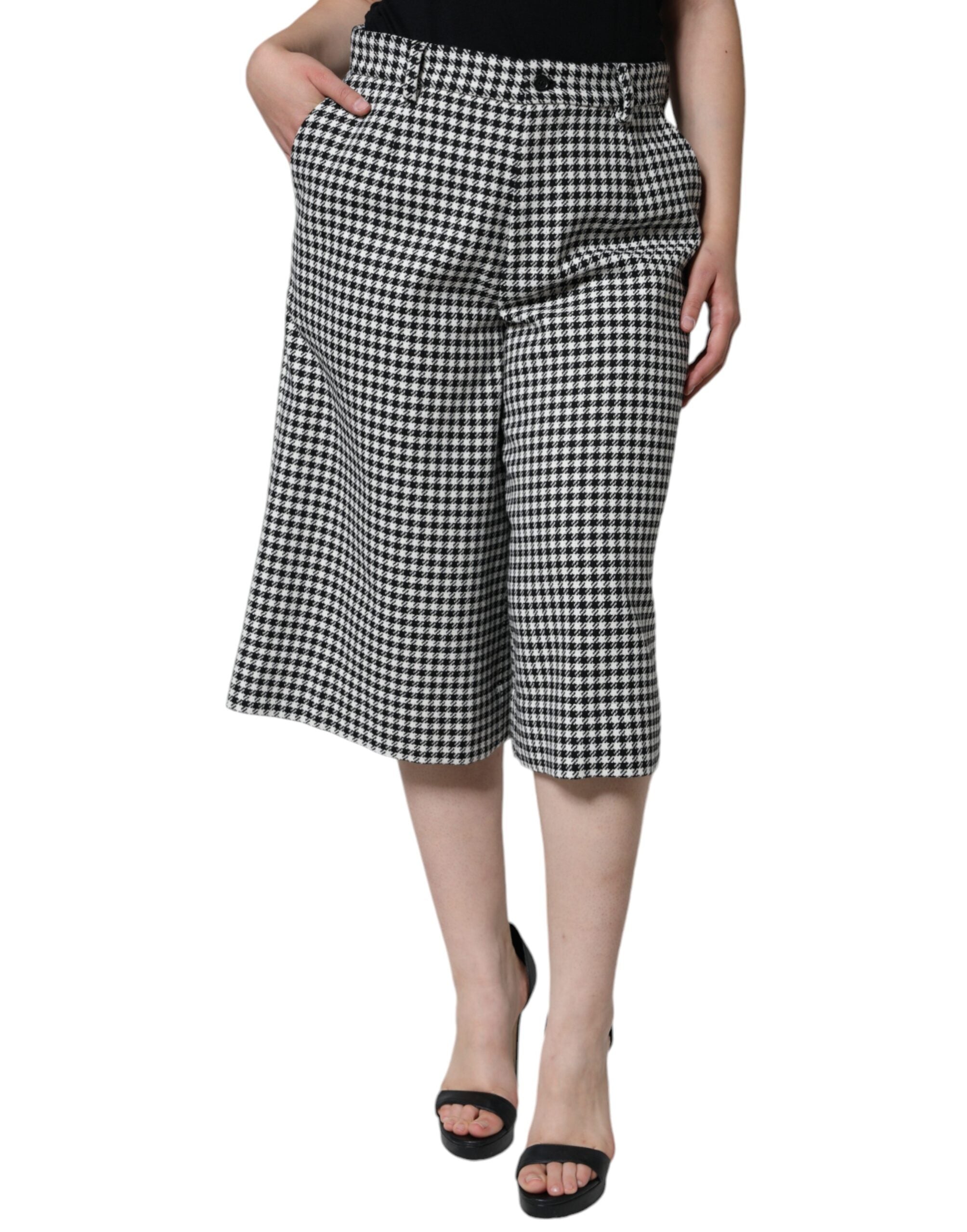 Pantalons cropped à carreaux en noir et blanc de Dolce & Gabbana, coupe large et tendance.